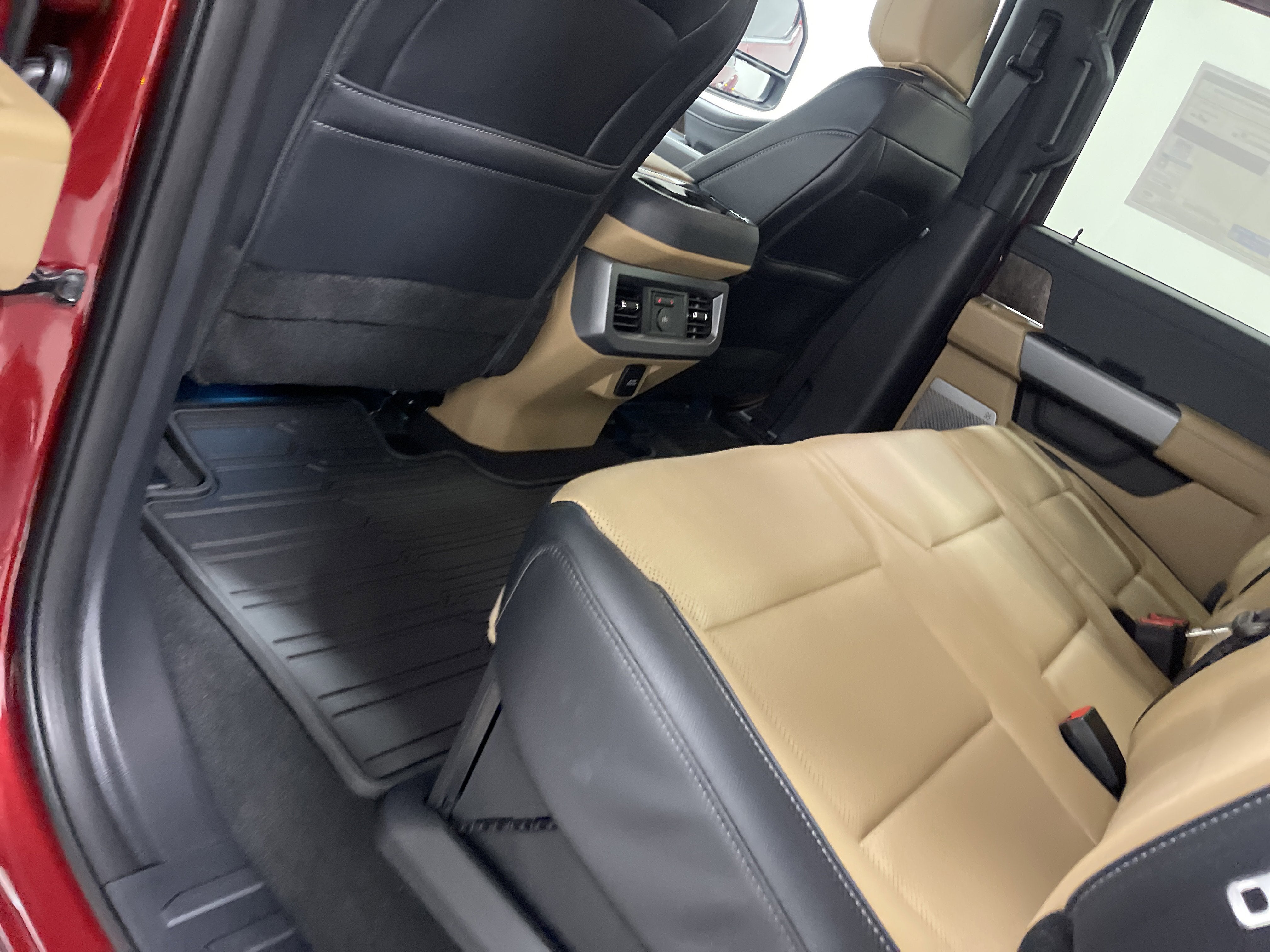 2026 Ford Super Duty F-350 DRW LARIAT