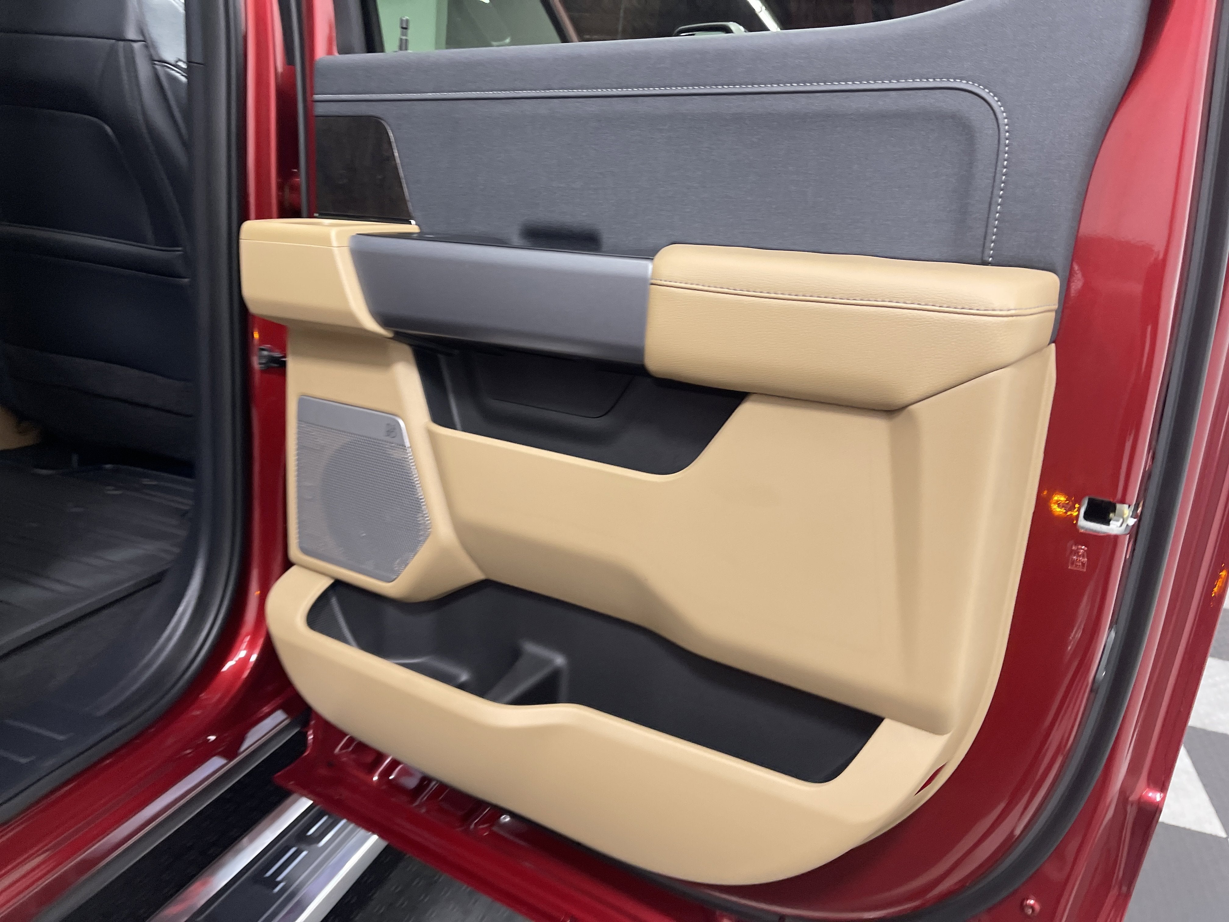 2026 Ford Super Duty F-350 DRW LARIAT