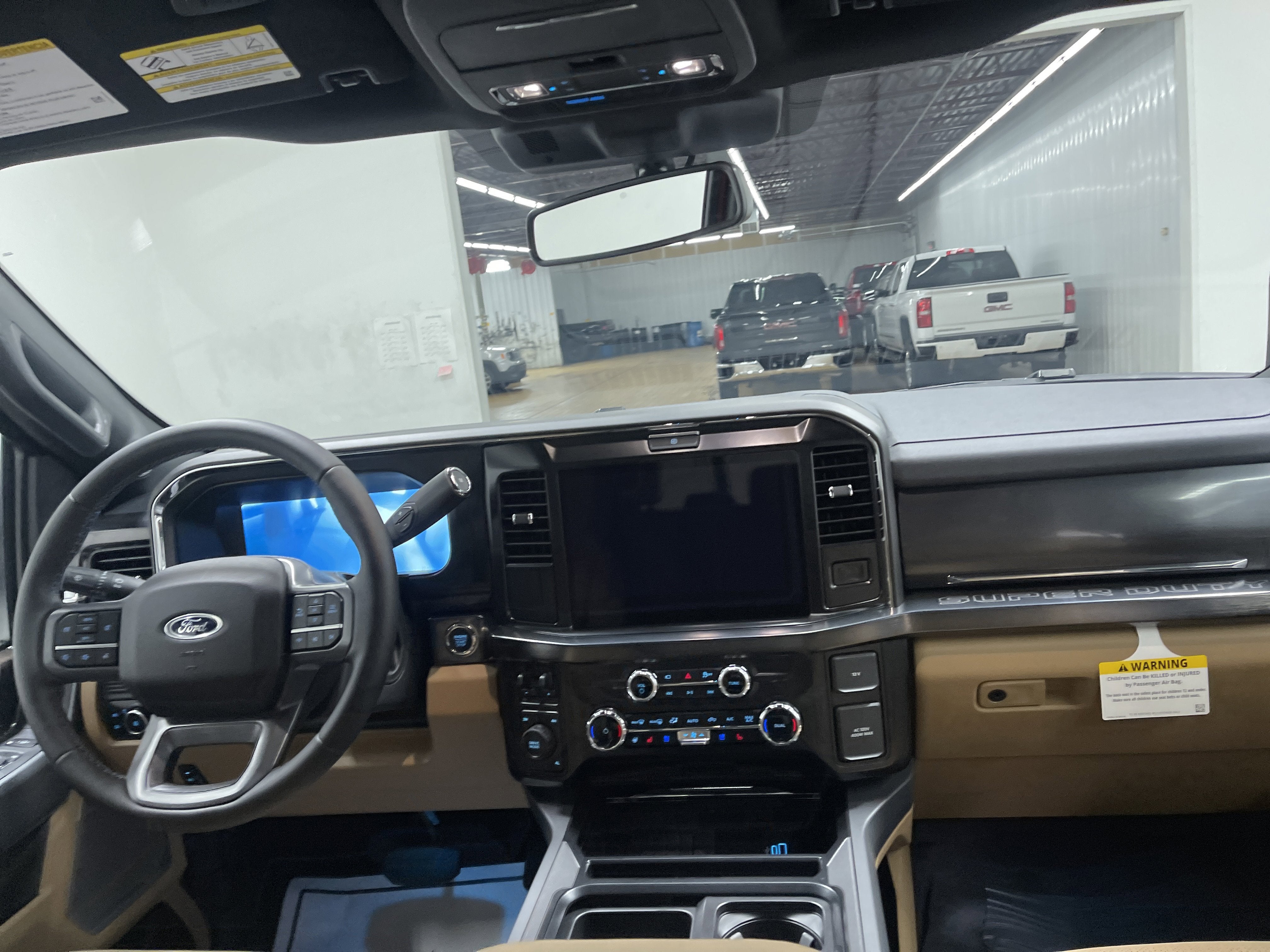 2026 Ford Super Duty F-350 DRW LARIAT