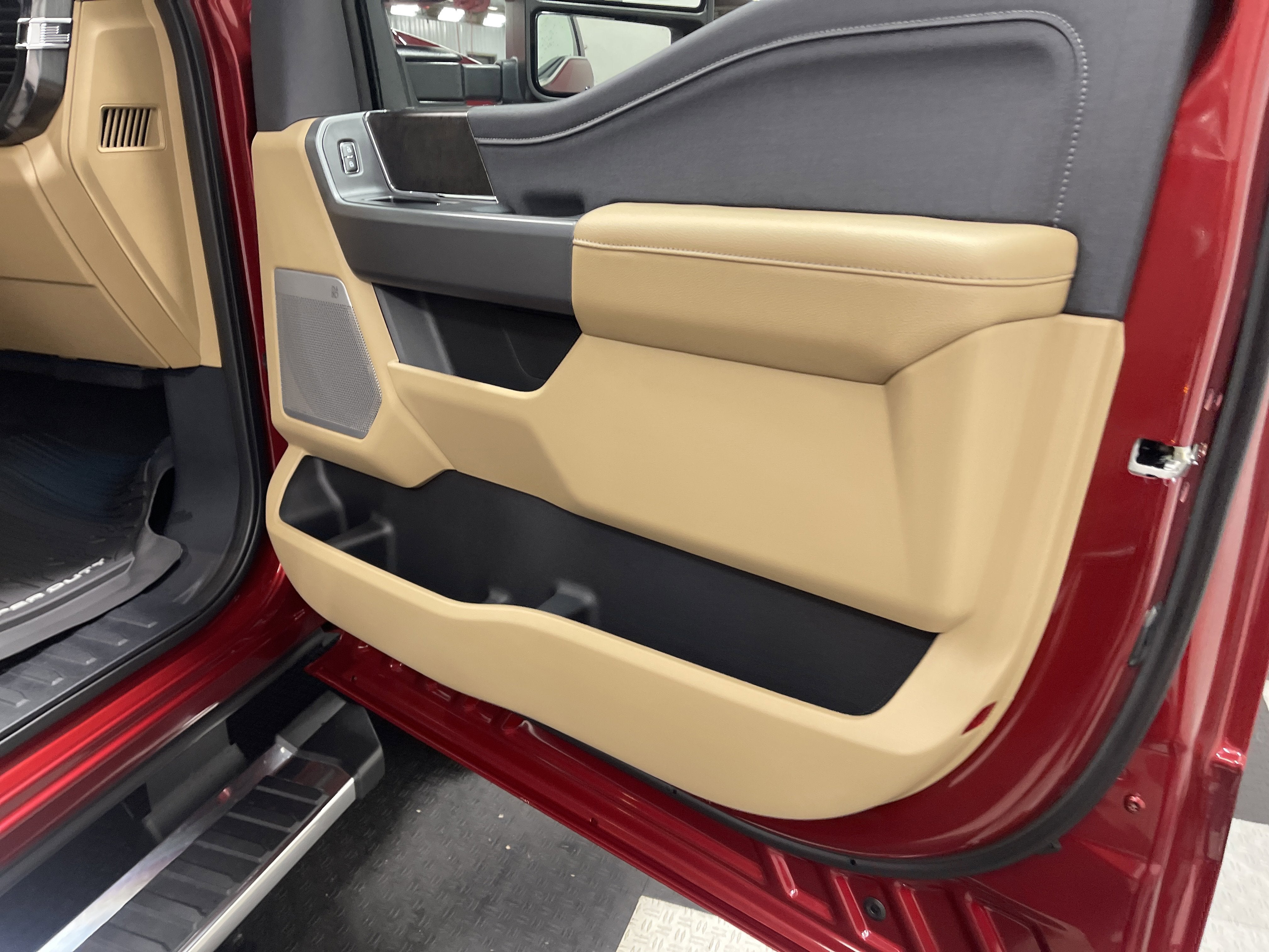 2026 Ford Super Duty F-350 DRW LARIAT