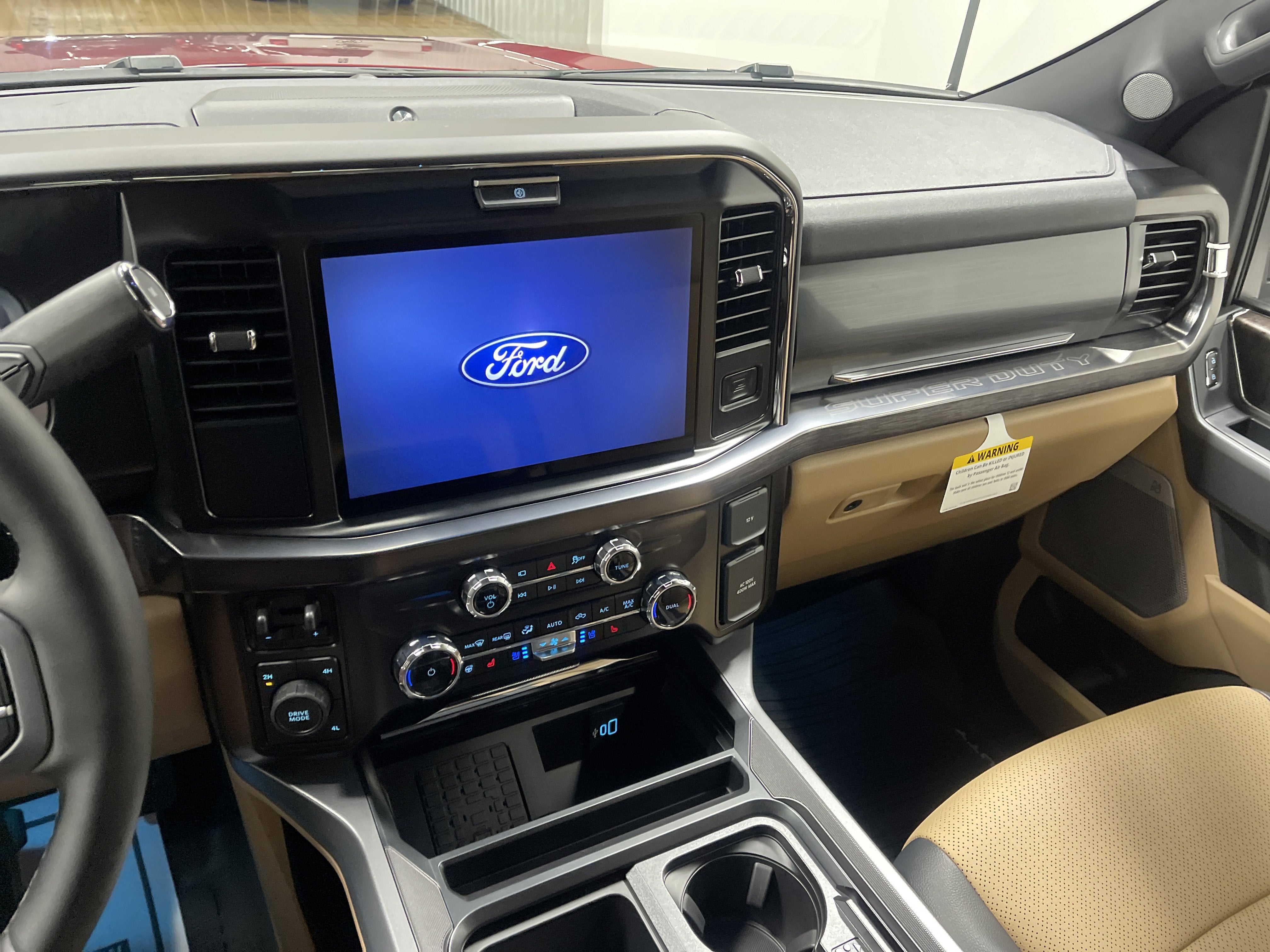 2026 Ford Super Duty F-350 DRW LARIAT