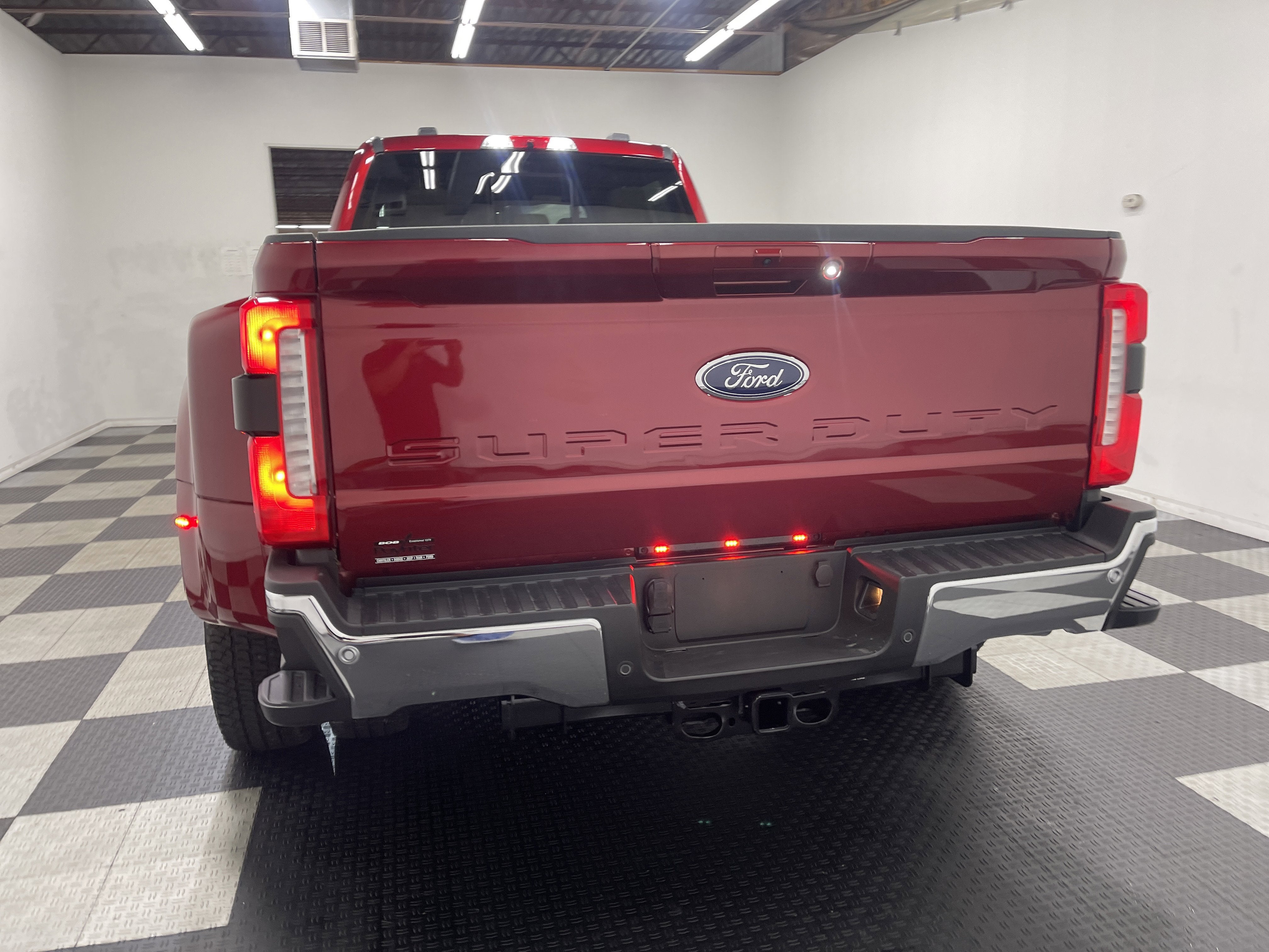 2026 Ford Super Duty F-350 DRW LARIAT