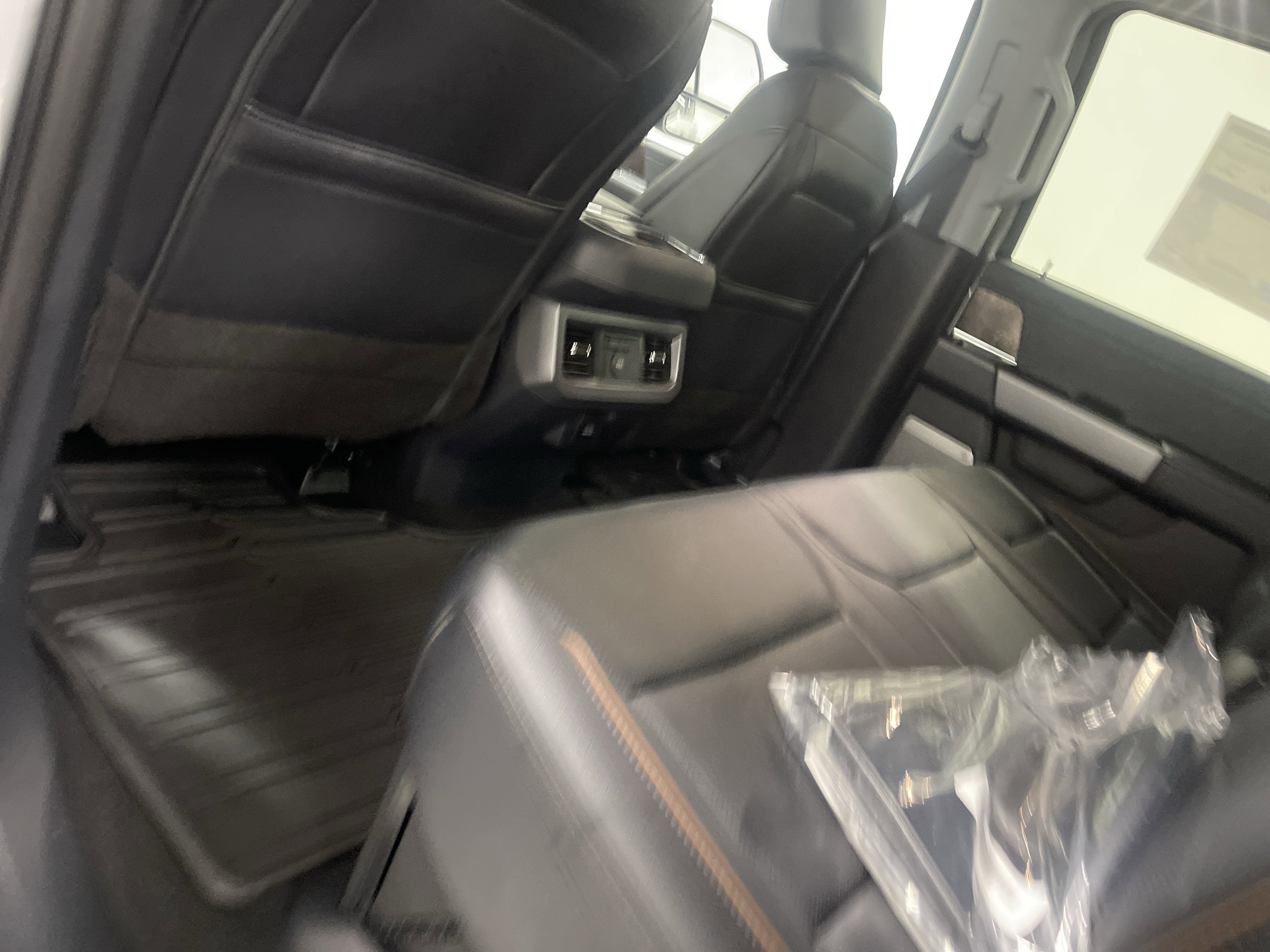 2026 Ford Super Duty F-350 DRW LARIAT