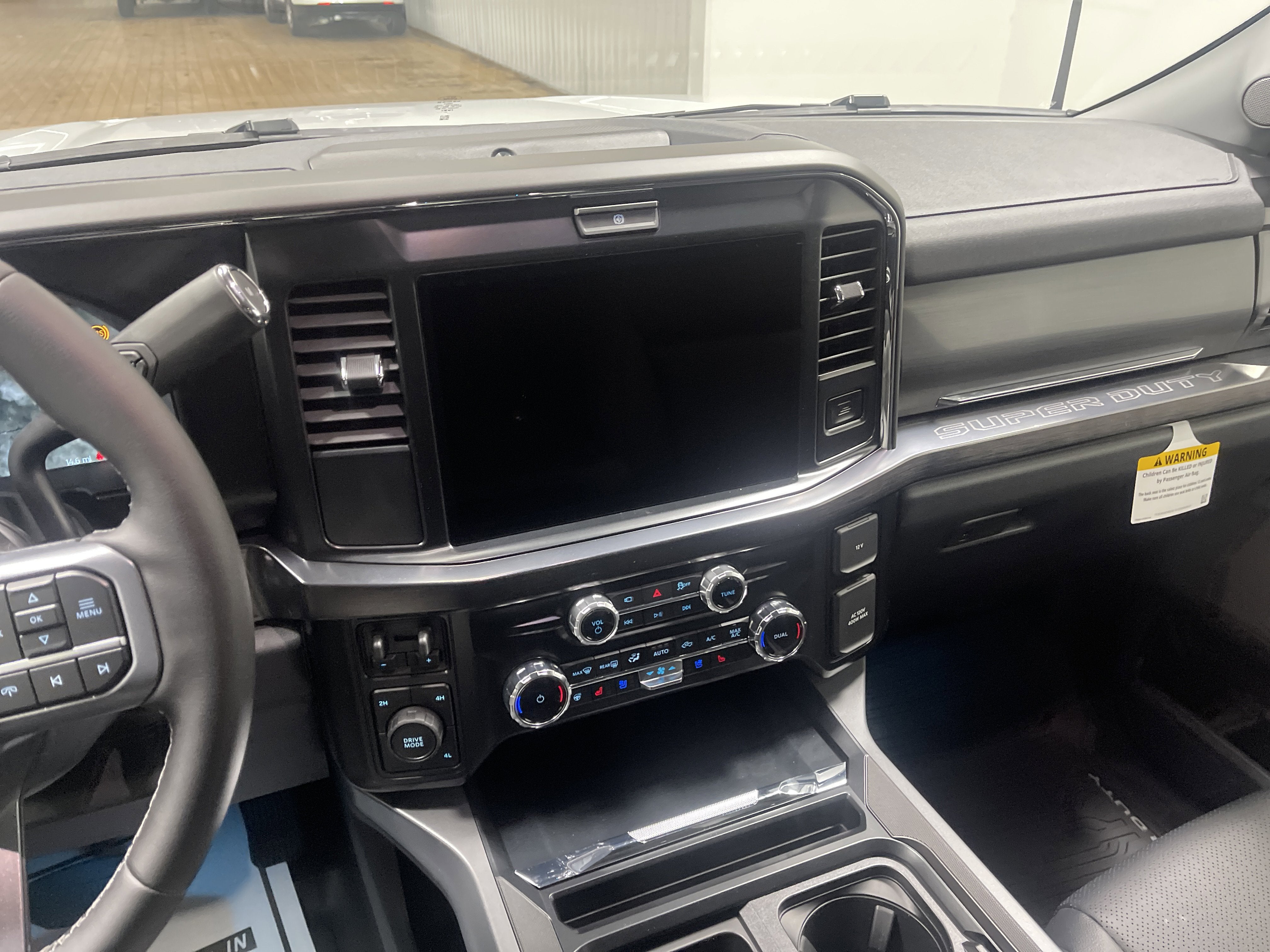 2026 Ford Super Duty F-350 DRW LARIAT