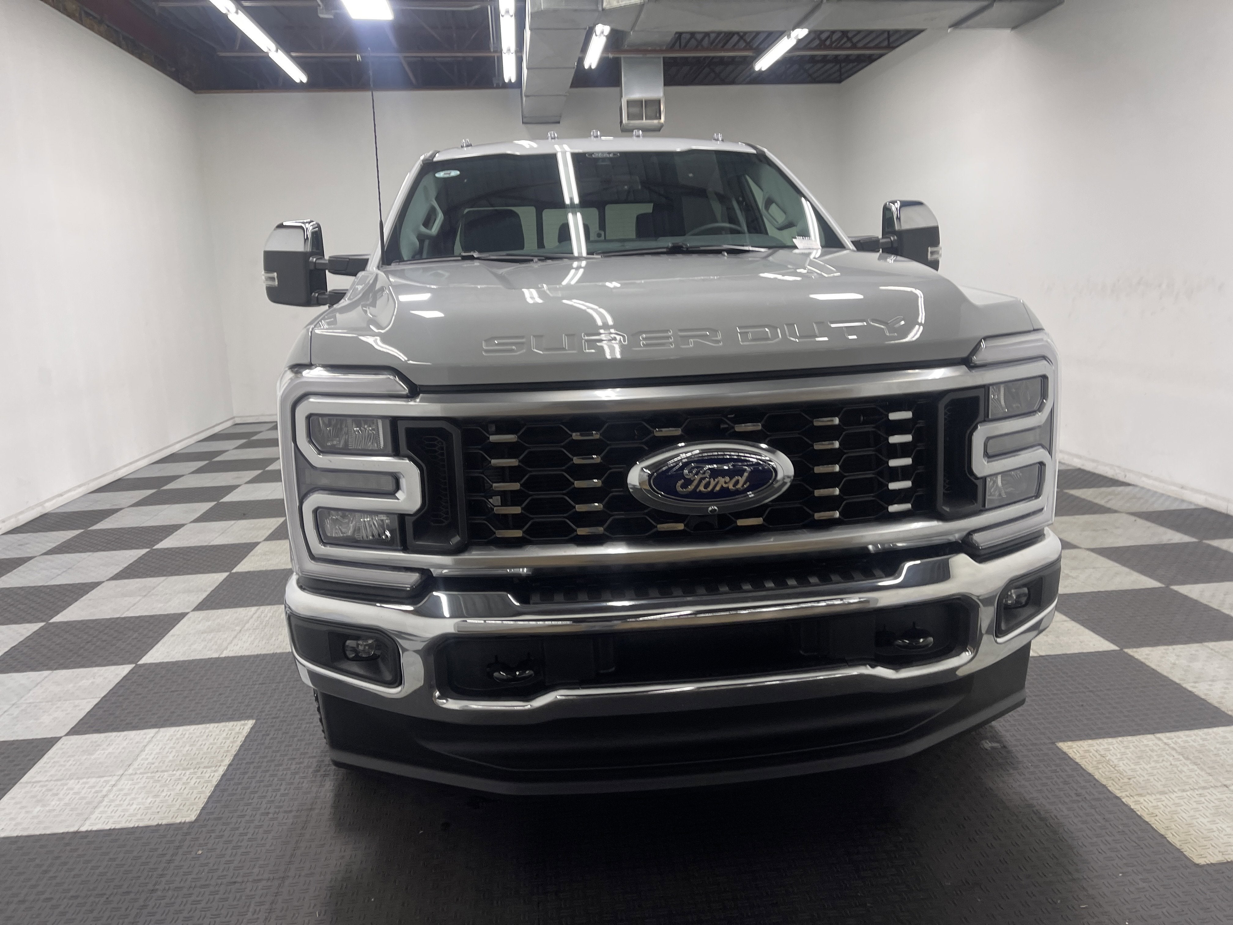 2026 Ford Super Duty F-350 DRW LARIAT