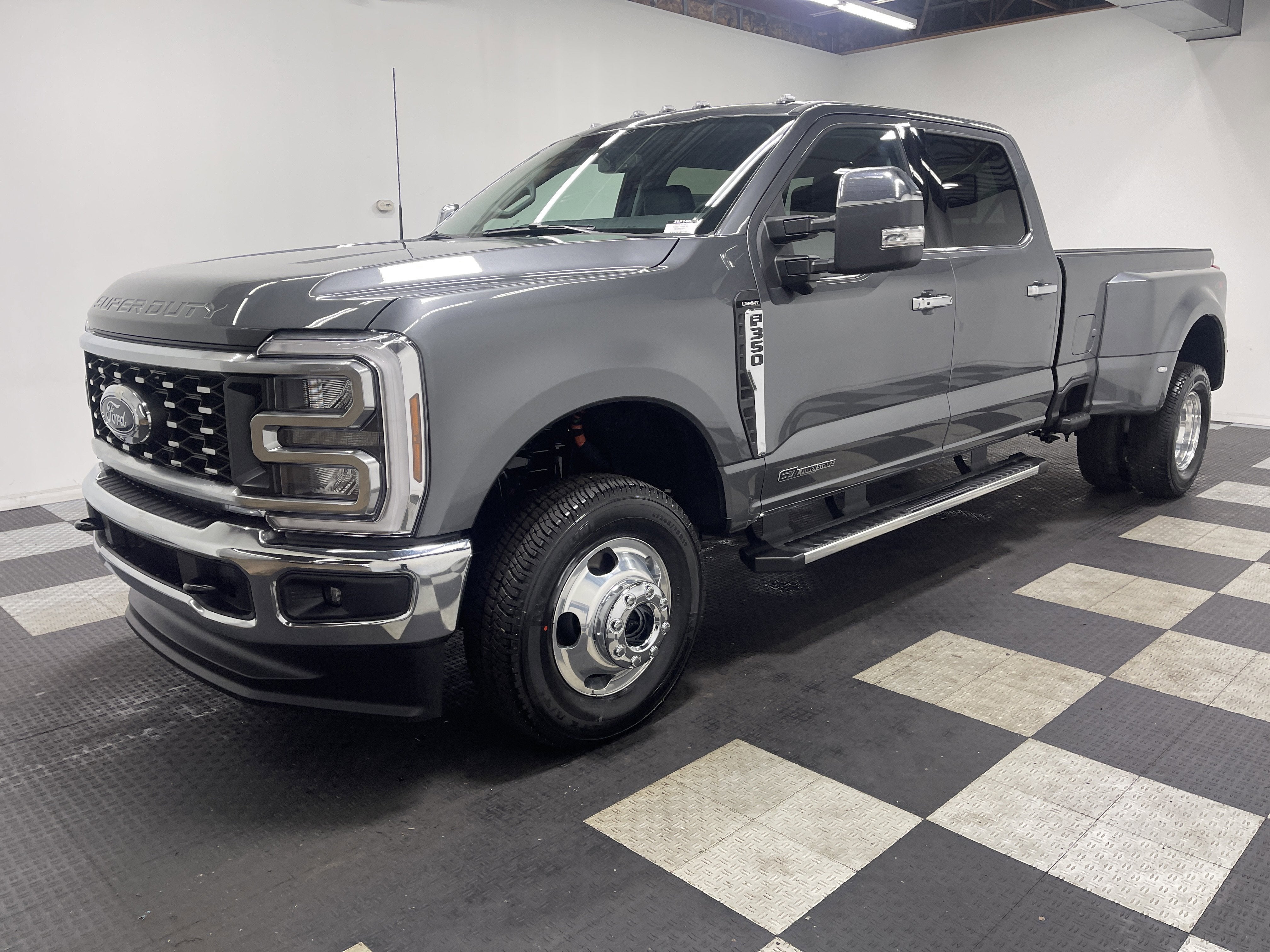 2026 Ford Super Duty F-350 DRW LARIAT