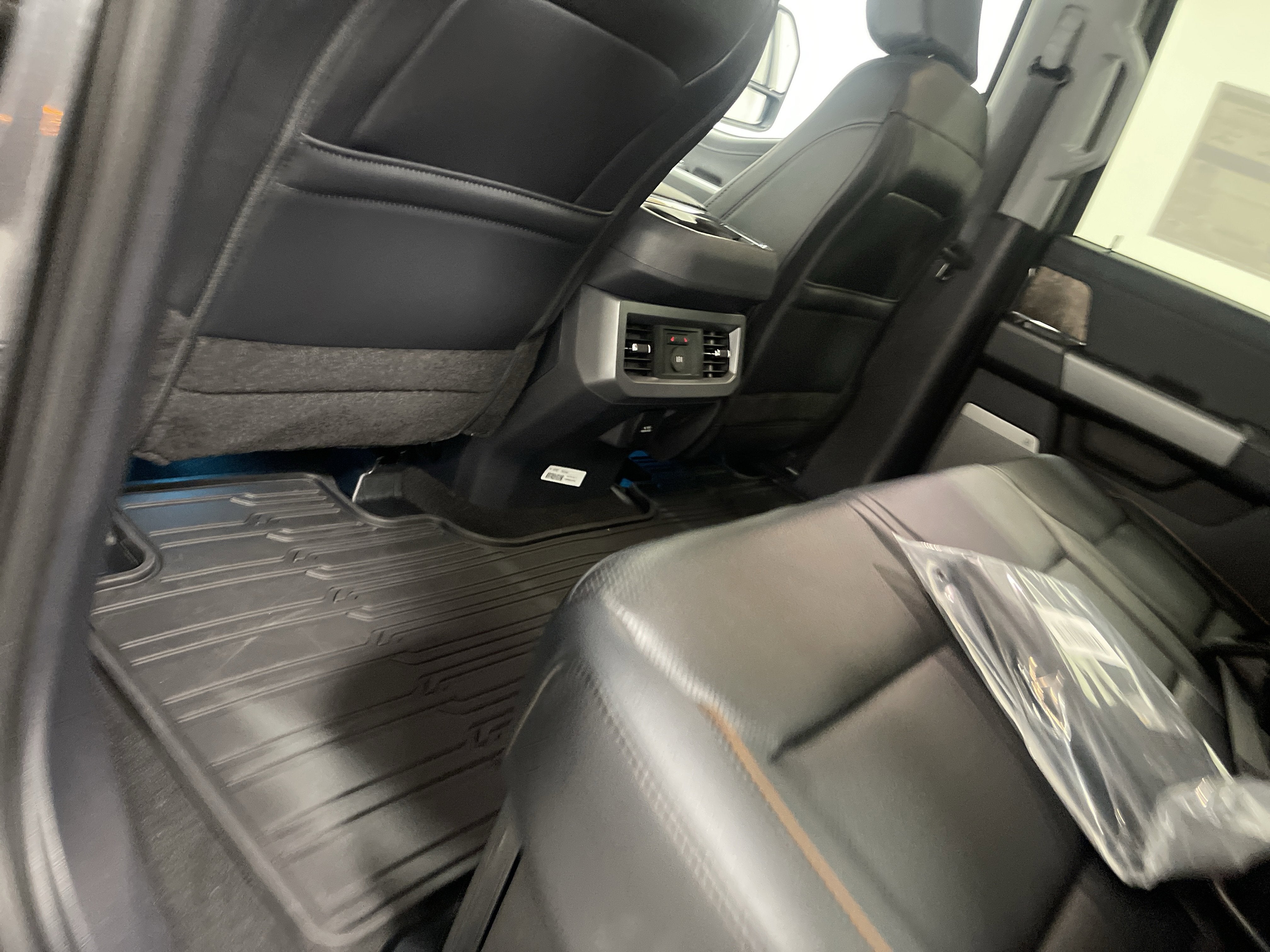 2026 Ford Super Duty F-350 DRW LARIAT