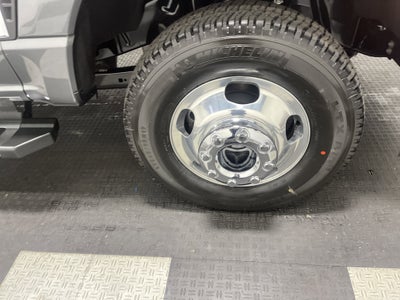 2026 Ford Super Duty F-350 DRW LARIAT