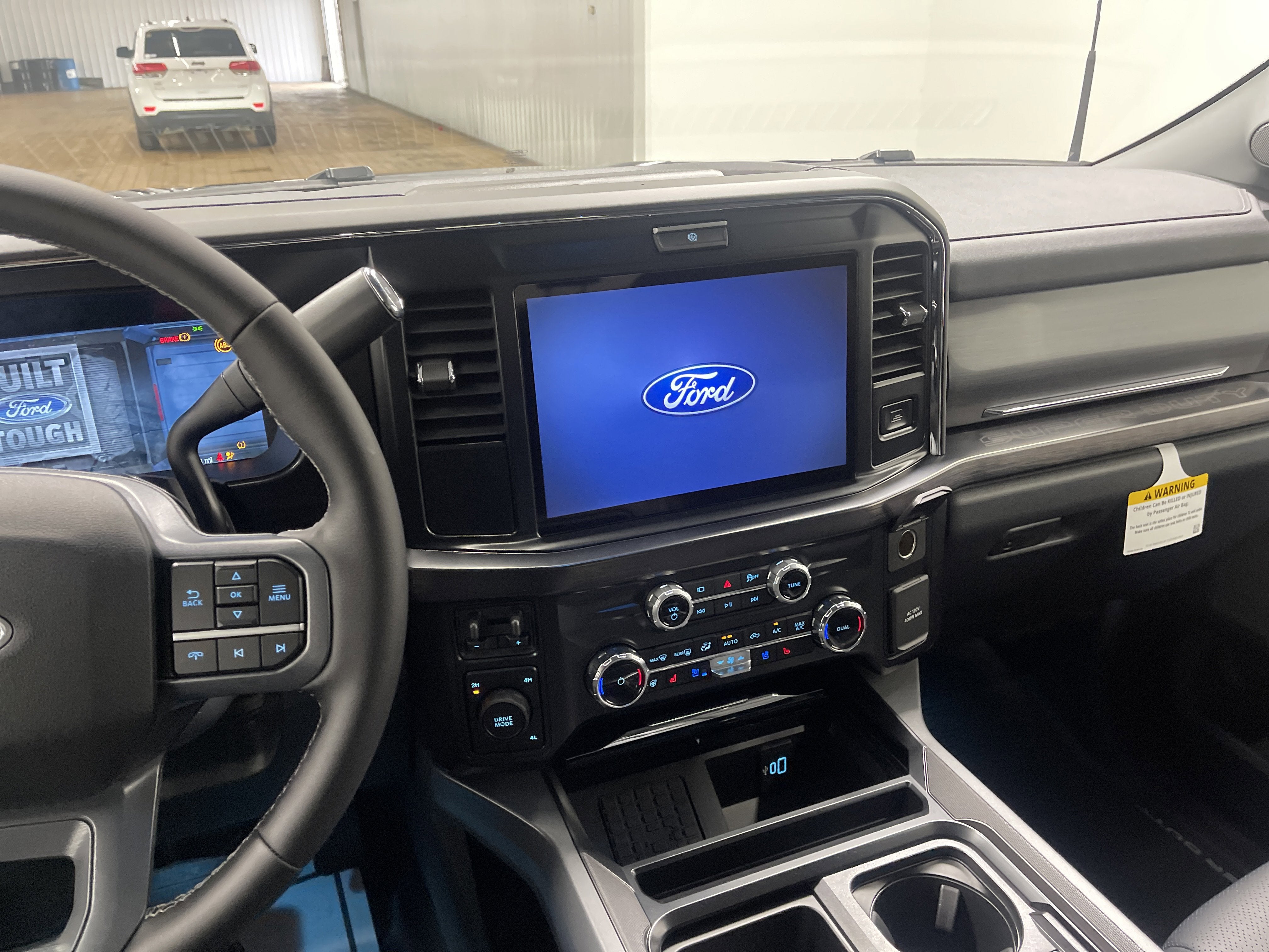 2026 Ford Super Duty F-350 DRW LARIAT