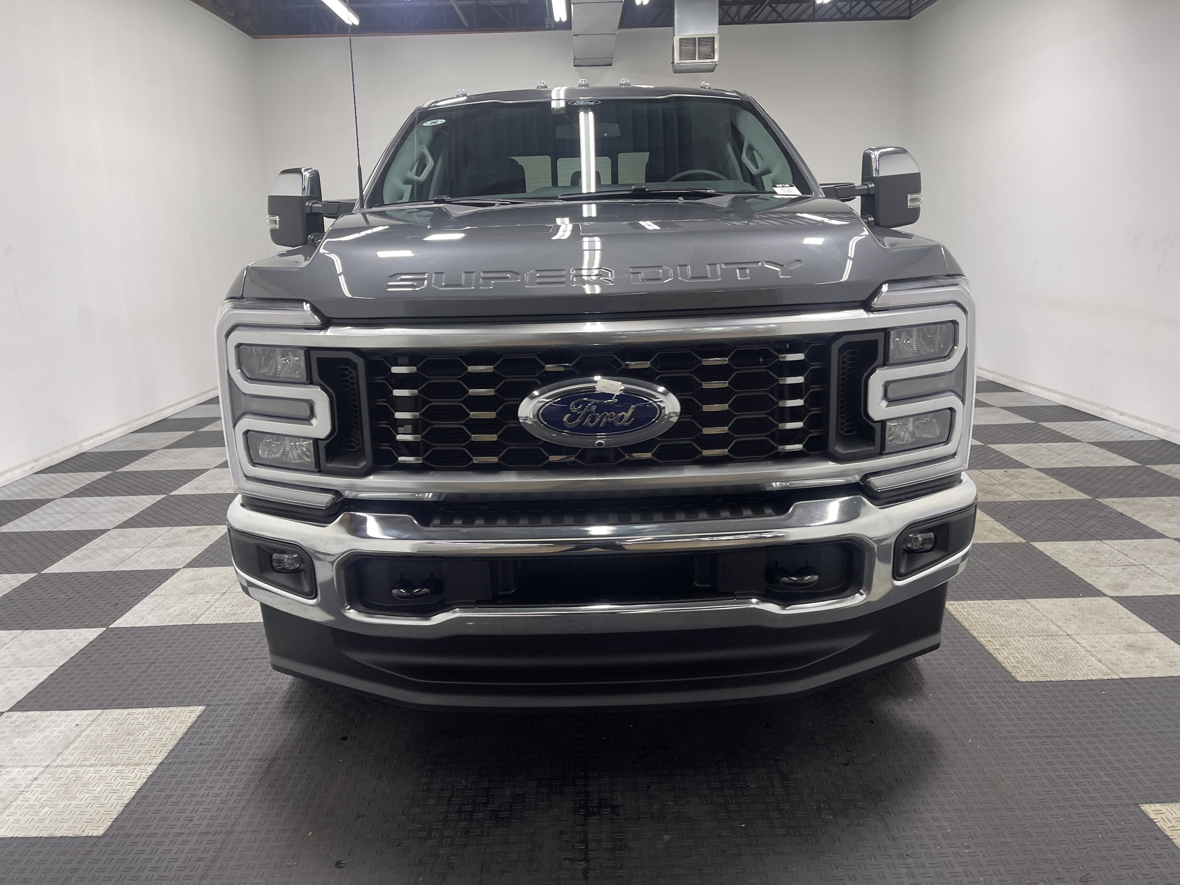 2026 Ford Super Duty F-350 DRW LARIAT
