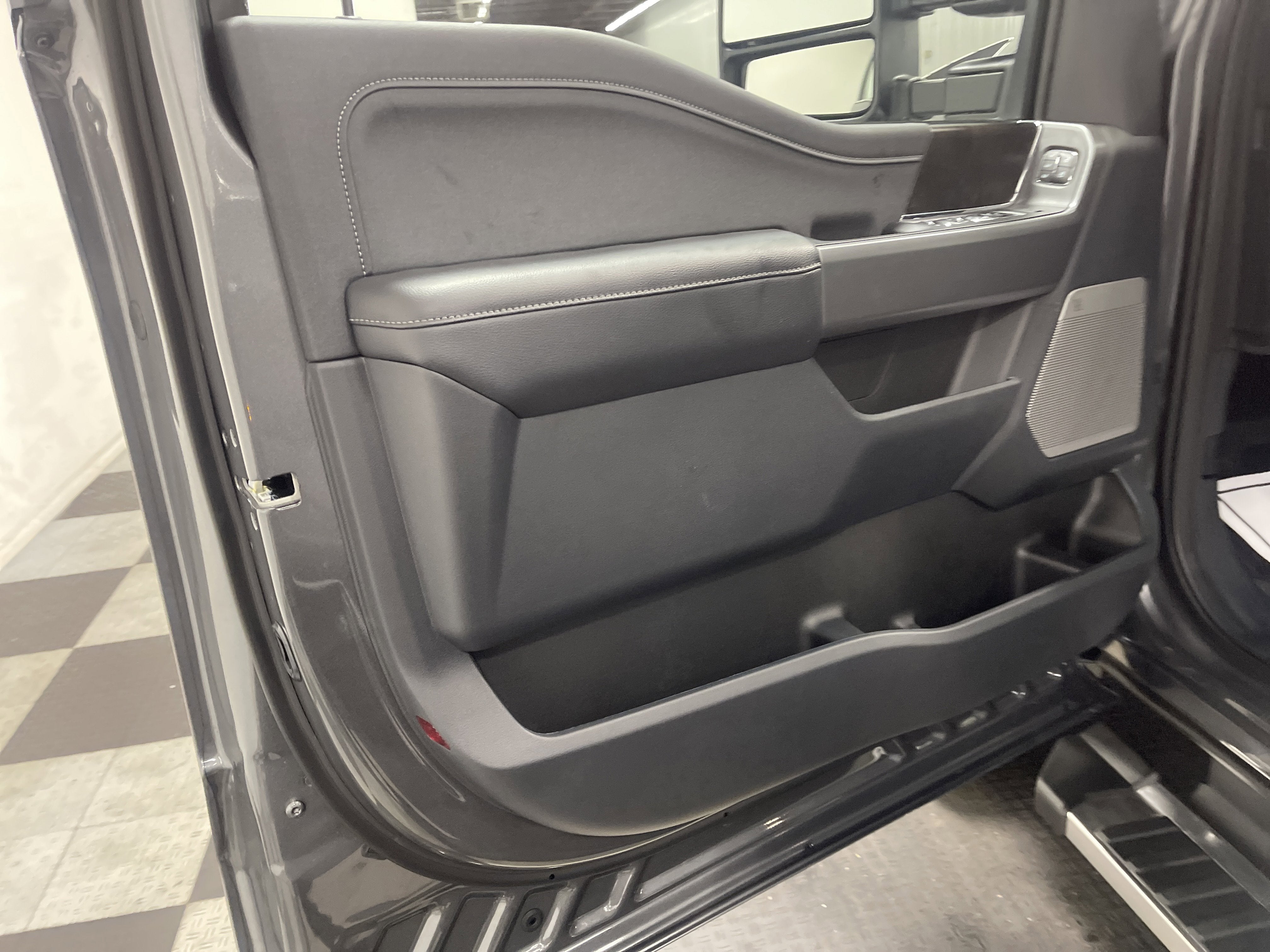 2026 Ford Super Duty F-350 DRW LARIAT