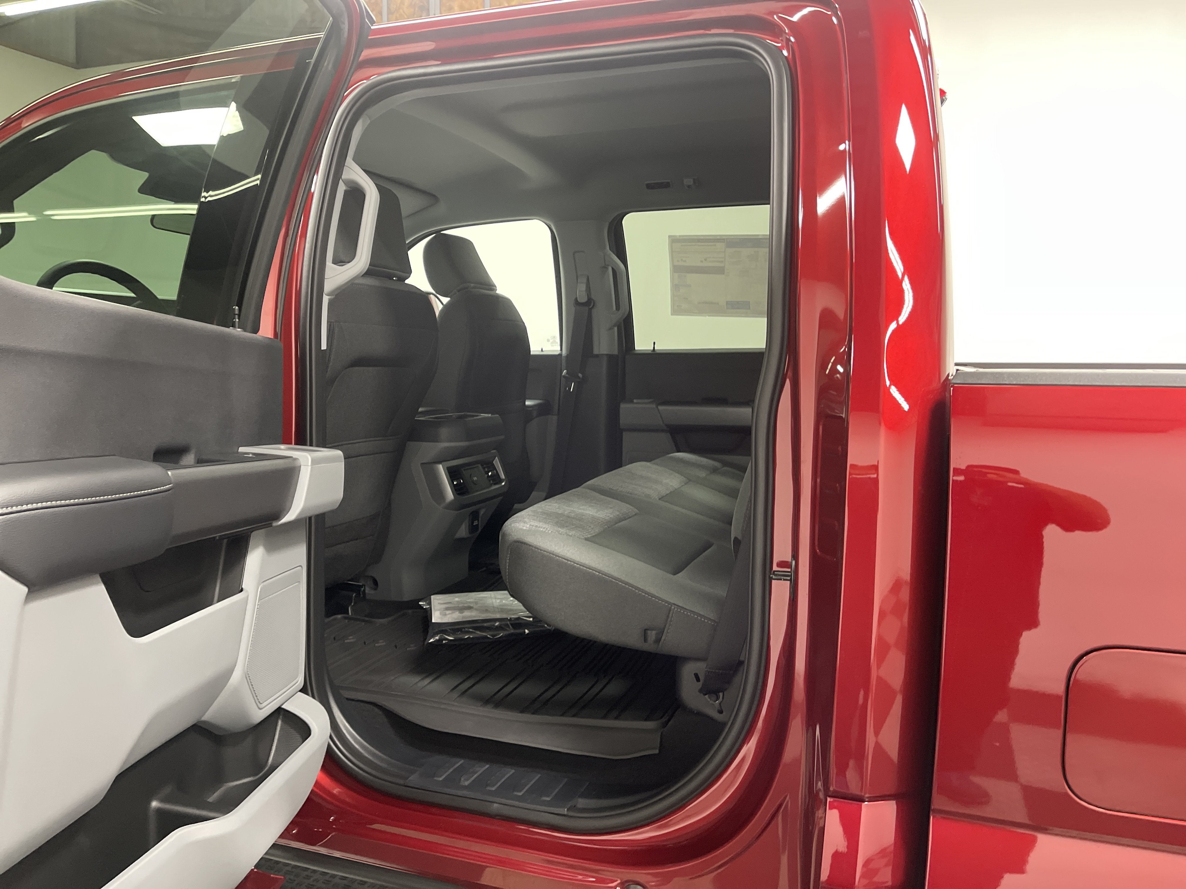 2026 Ford Super Duty F-350 DRW XLT