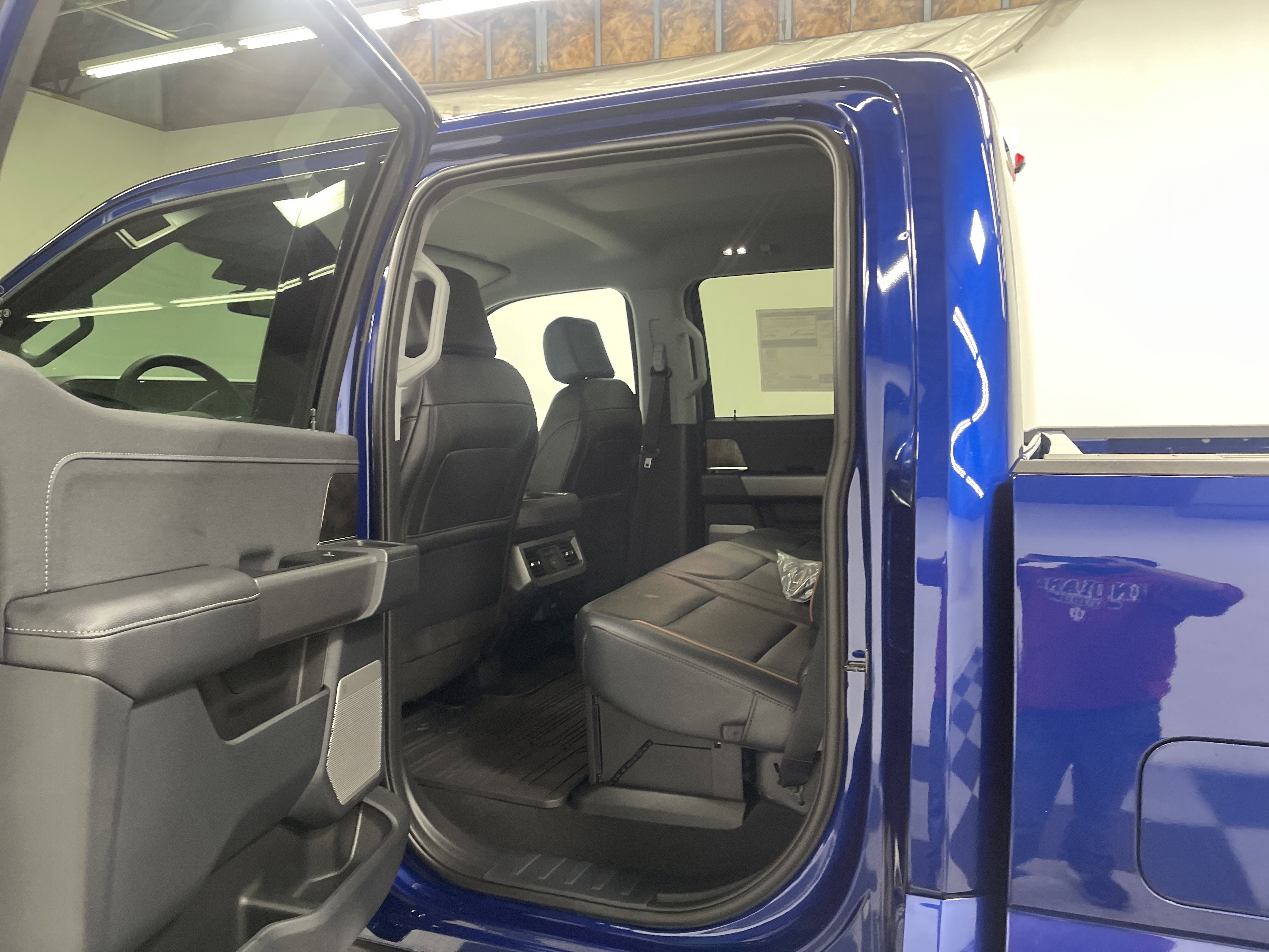 2026 Ford Super Duty F-350 DRW LARIAT