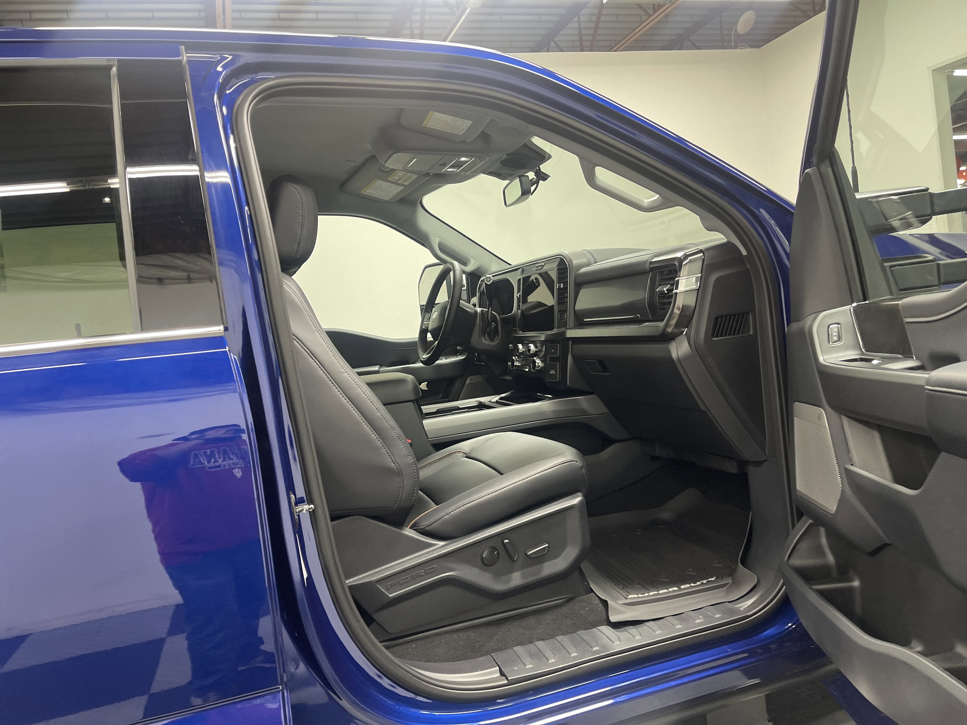 2026 Ford Super Duty F-350 DRW LARIAT