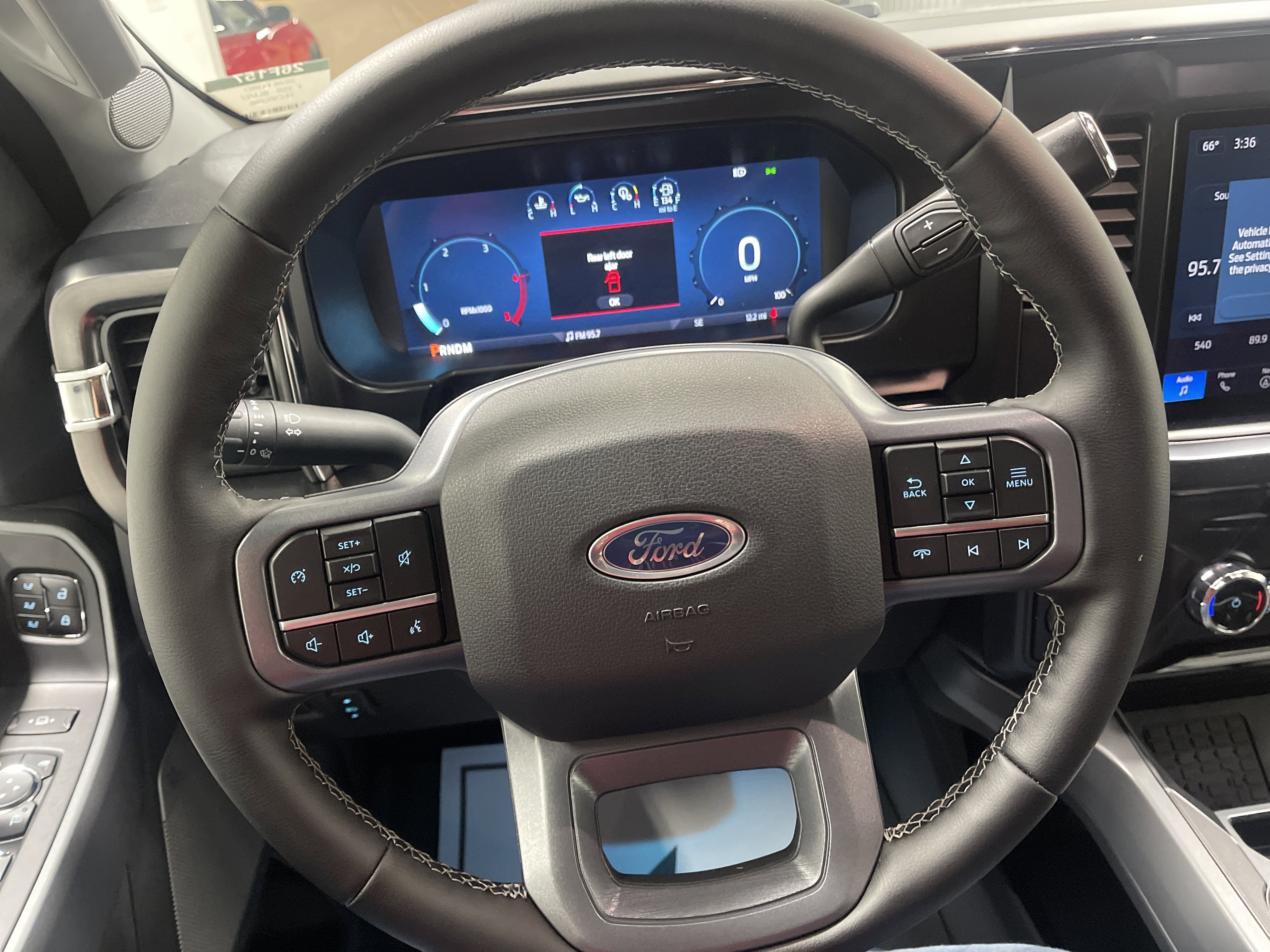 2026 Ford Super Duty F-350 DRW LARIAT