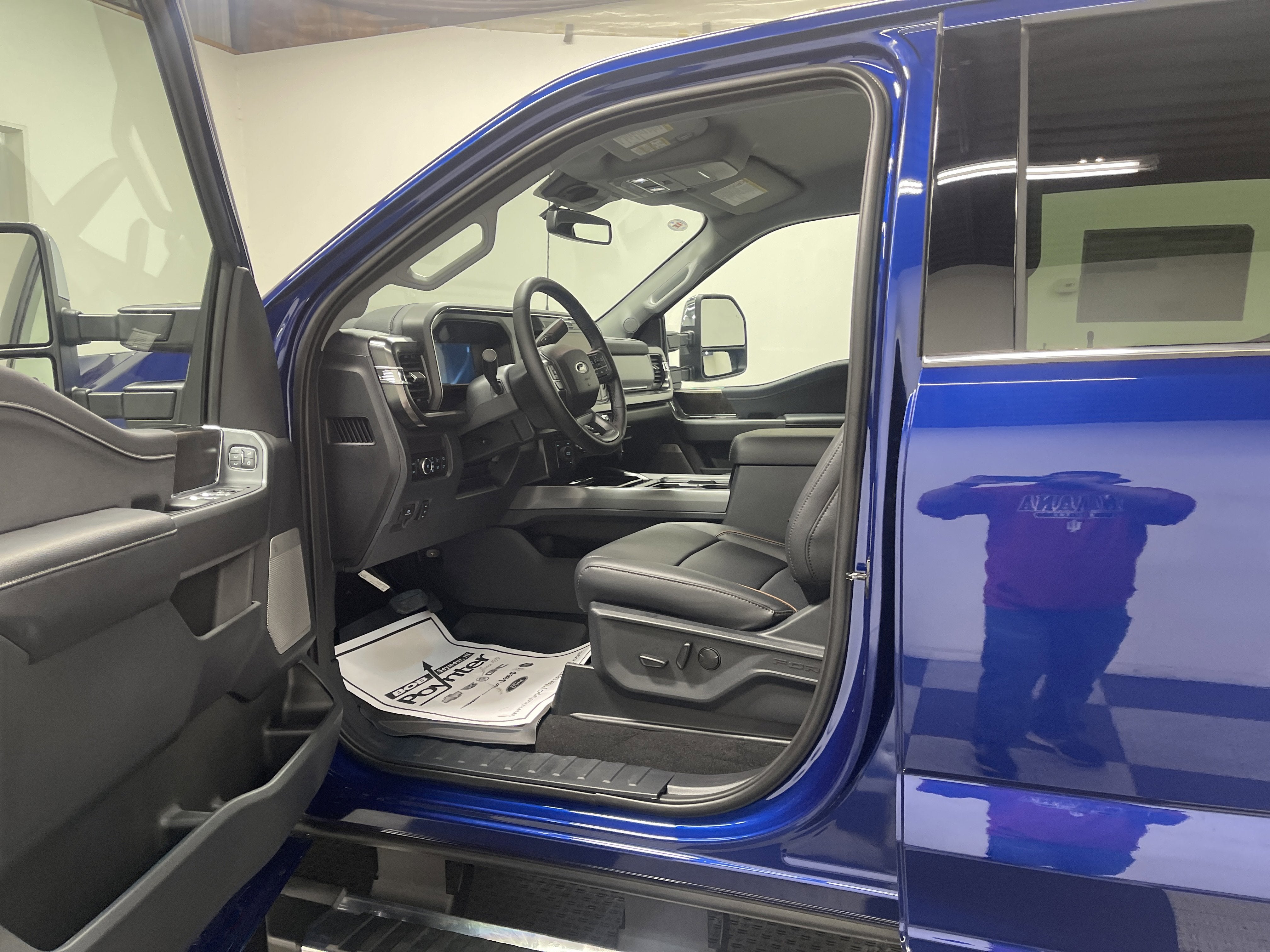 2026 Ford Super Duty F-350 DRW LARIAT