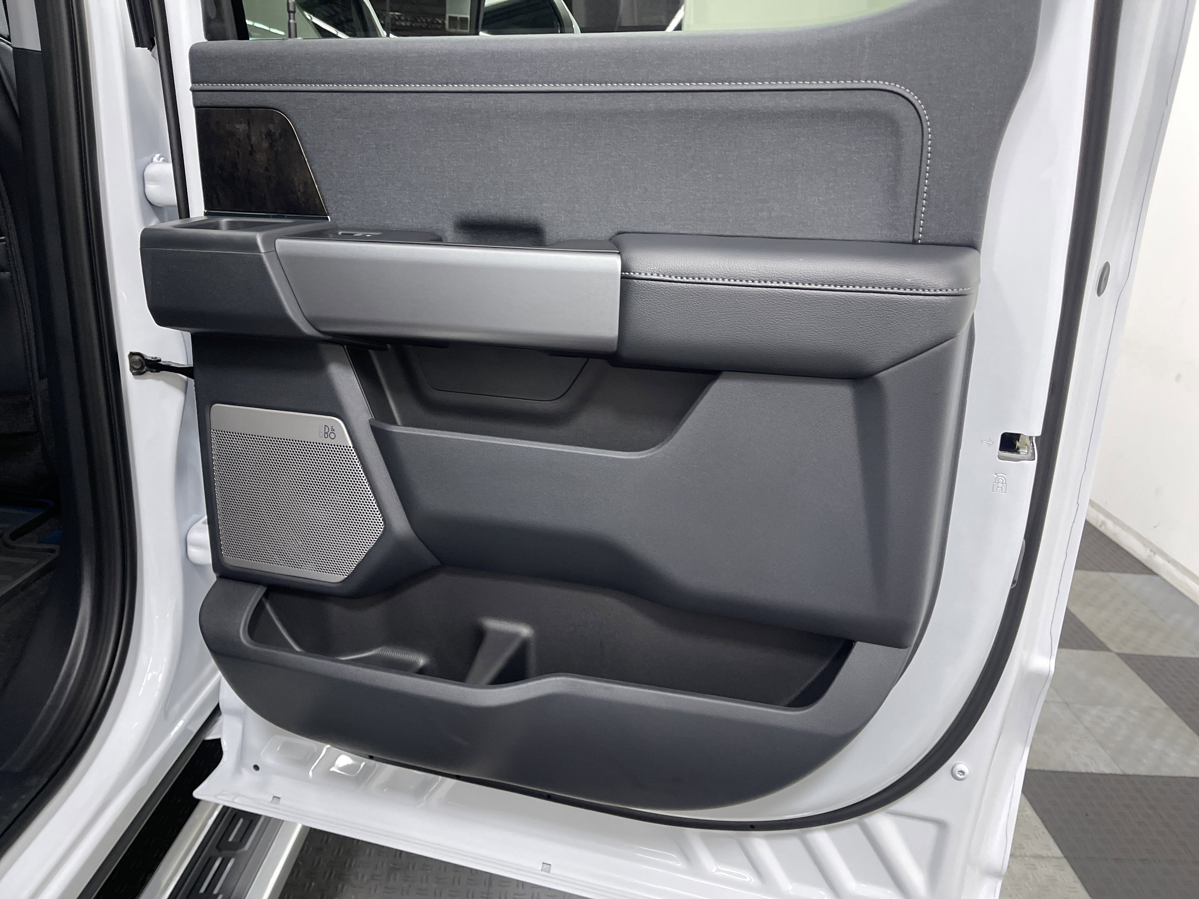 2026 Ford Super Duty F-350 DRW LARIAT