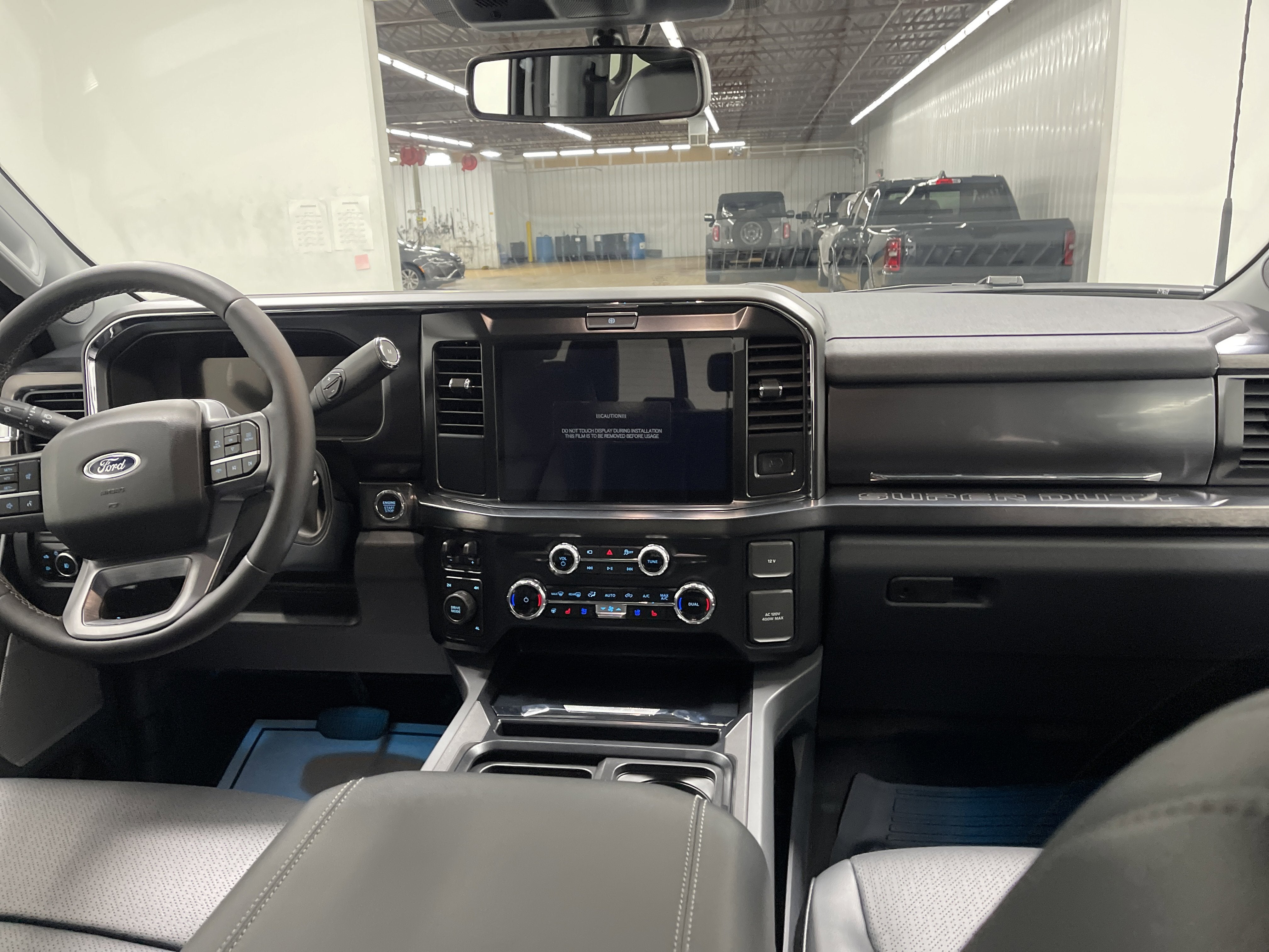 2026 Ford Super Duty F-350 DRW LARIAT
