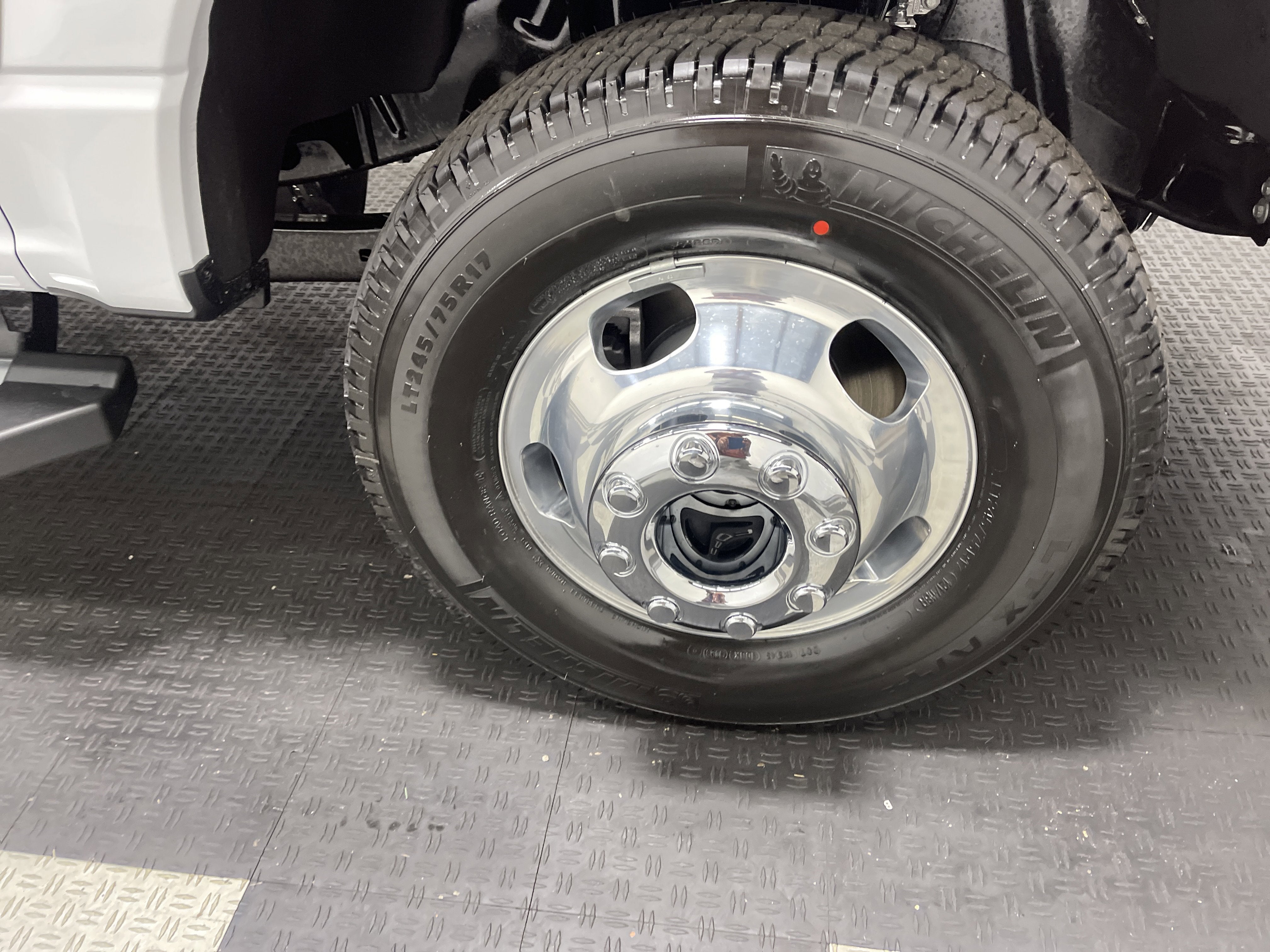 2026 Ford Super Duty F-350 DRW LARIAT