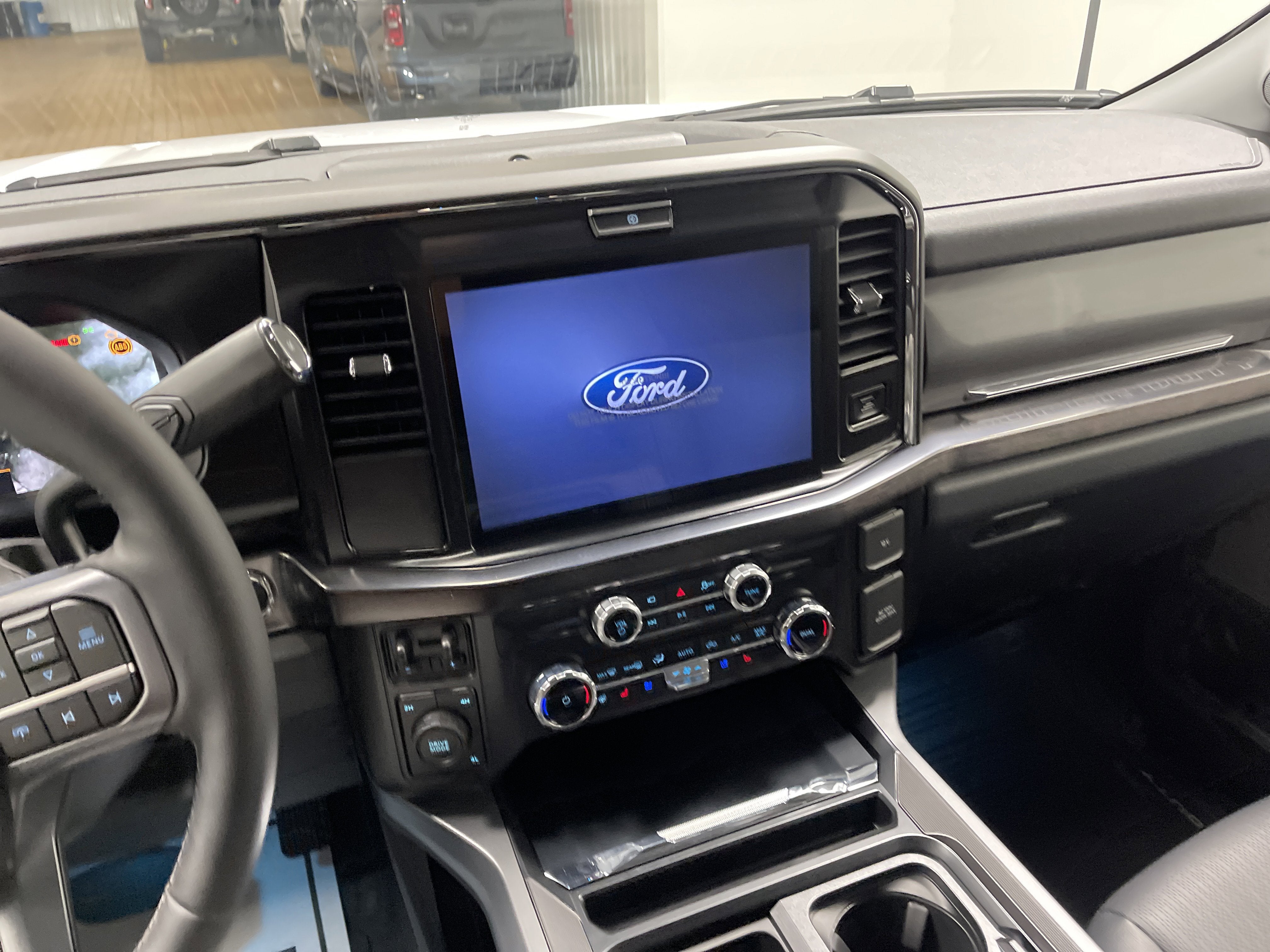 2026 Ford Super Duty F-350 DRW LARIAT