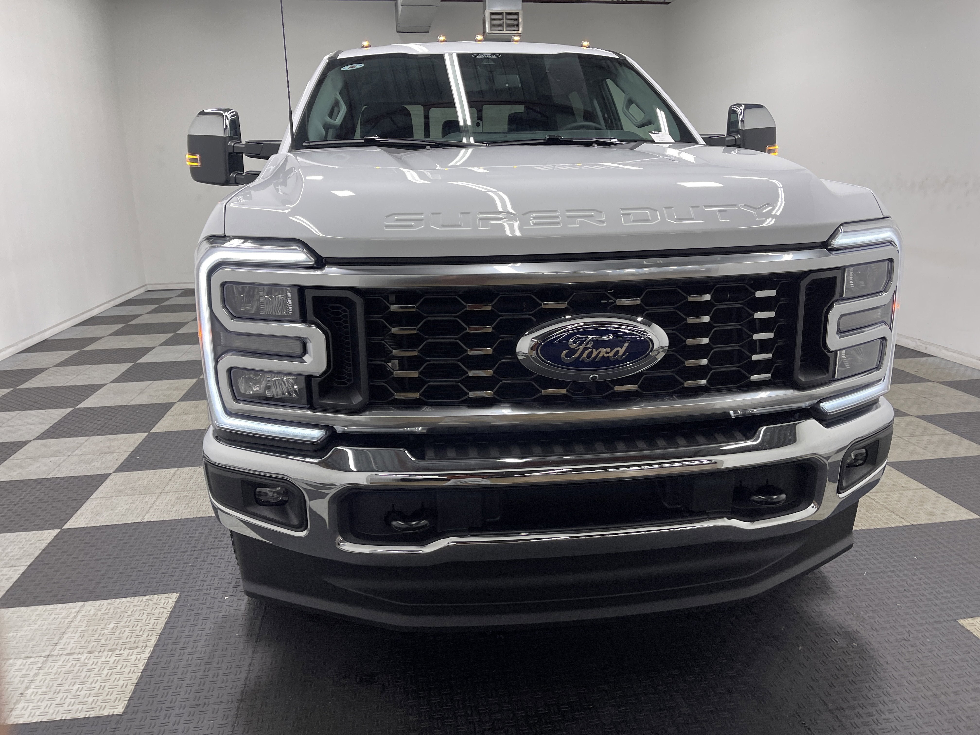2026 Ford Super Duty F-350 DRW LARIAT