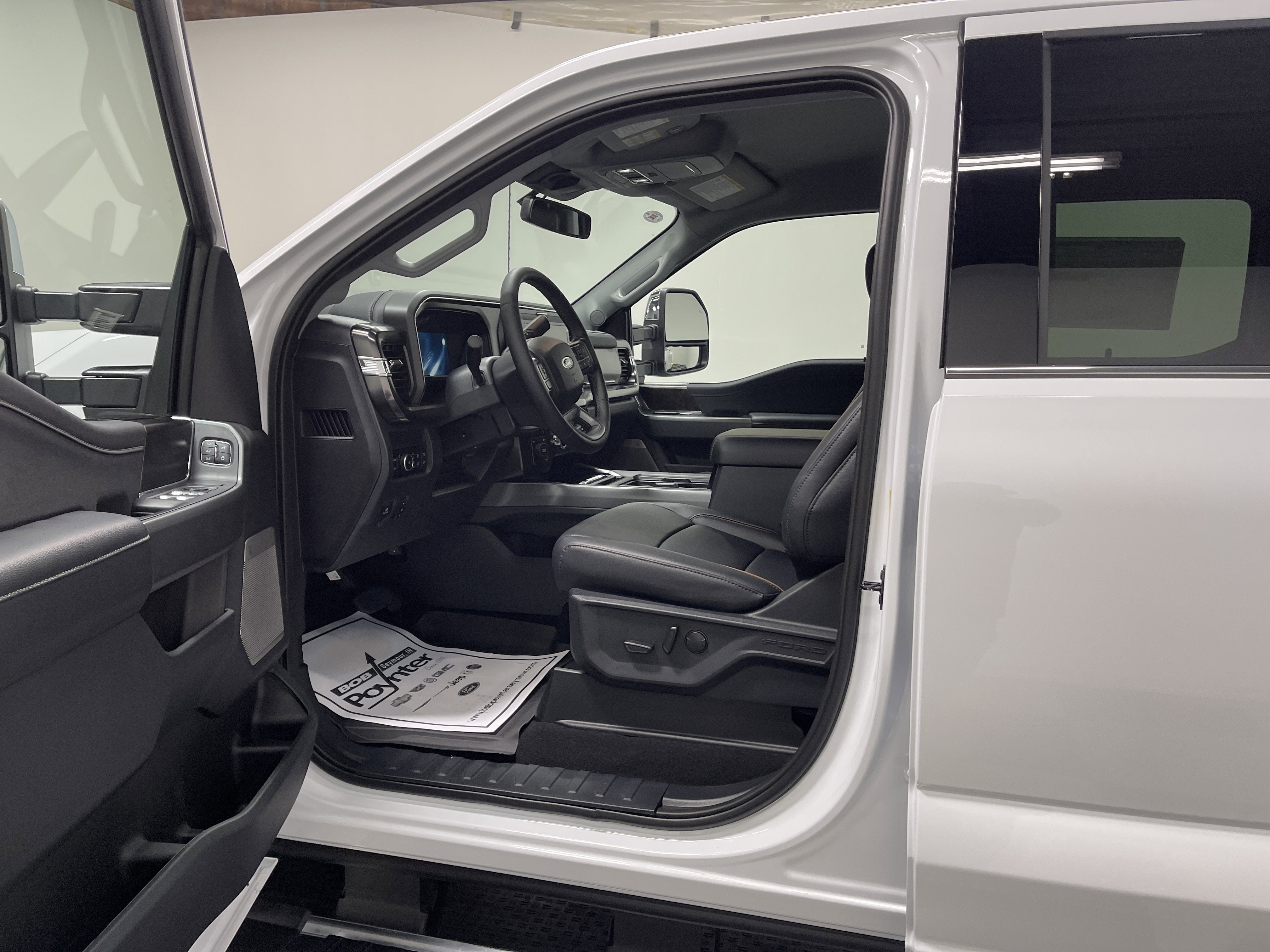 2026 Ford Super Duty F-350 DRW LARIAT