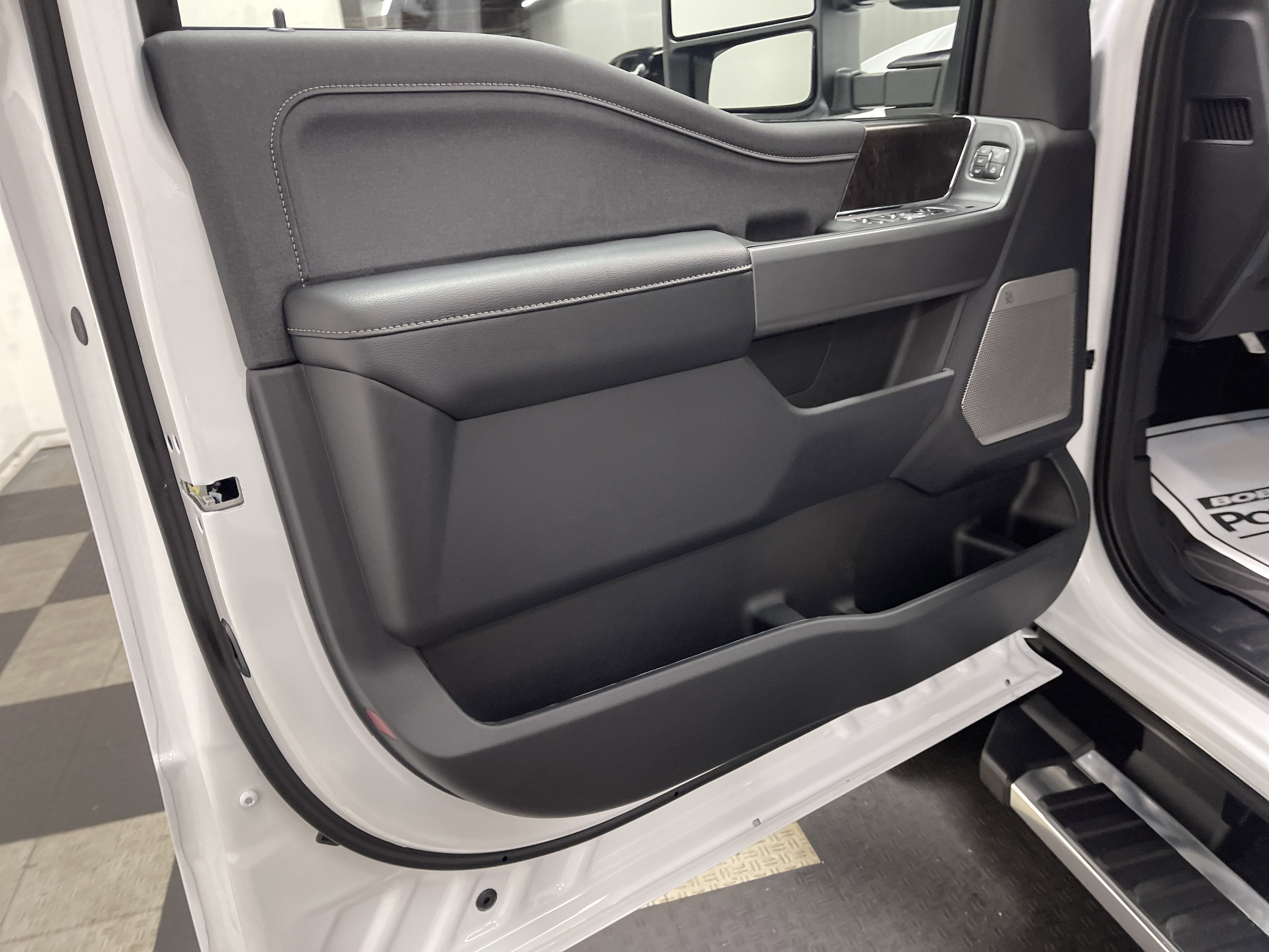 2026 Ford Super Duty F-350 DRW LARIAT