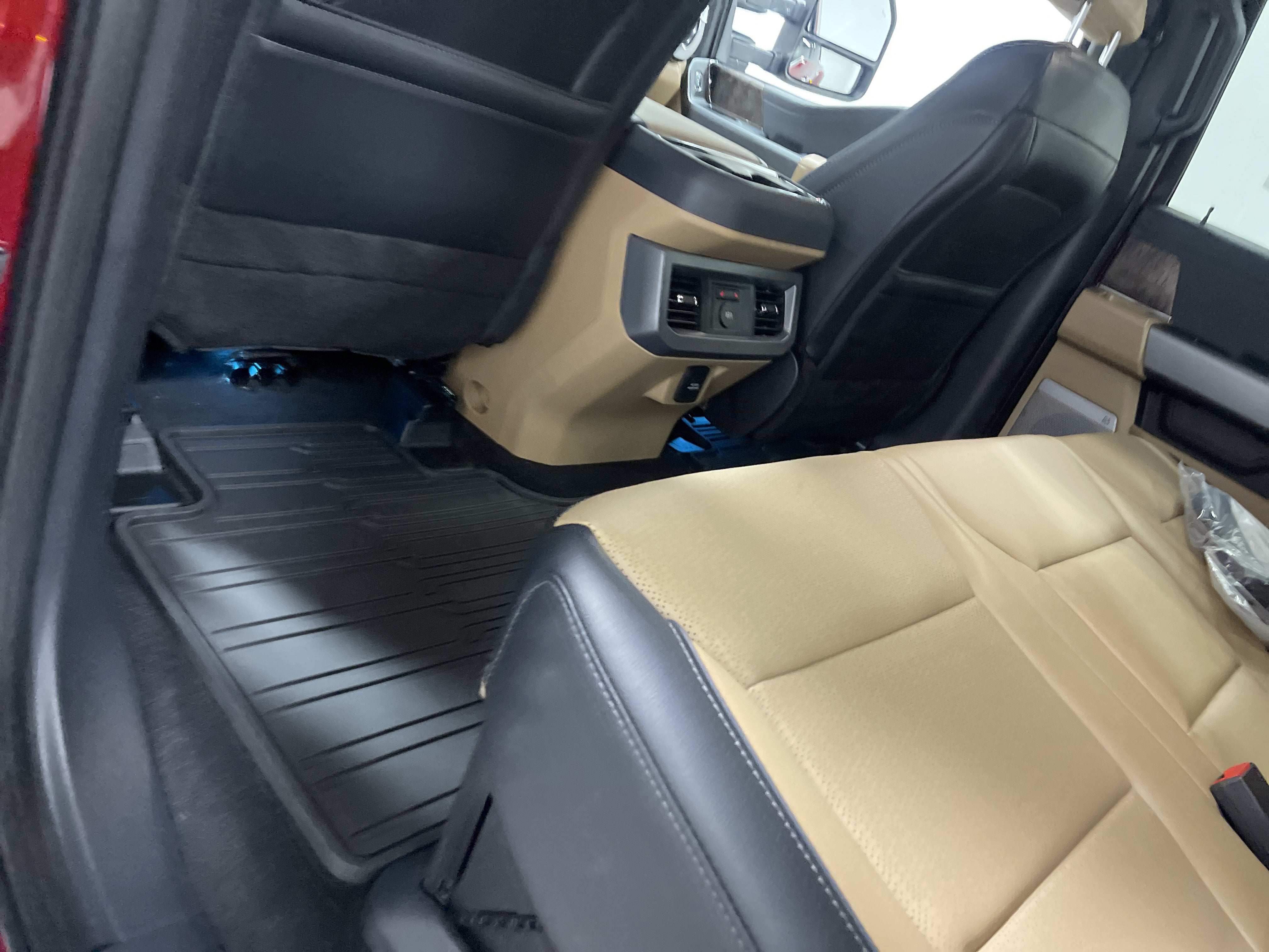 2026 Ford Super Duty F-350 DRW LARIAT