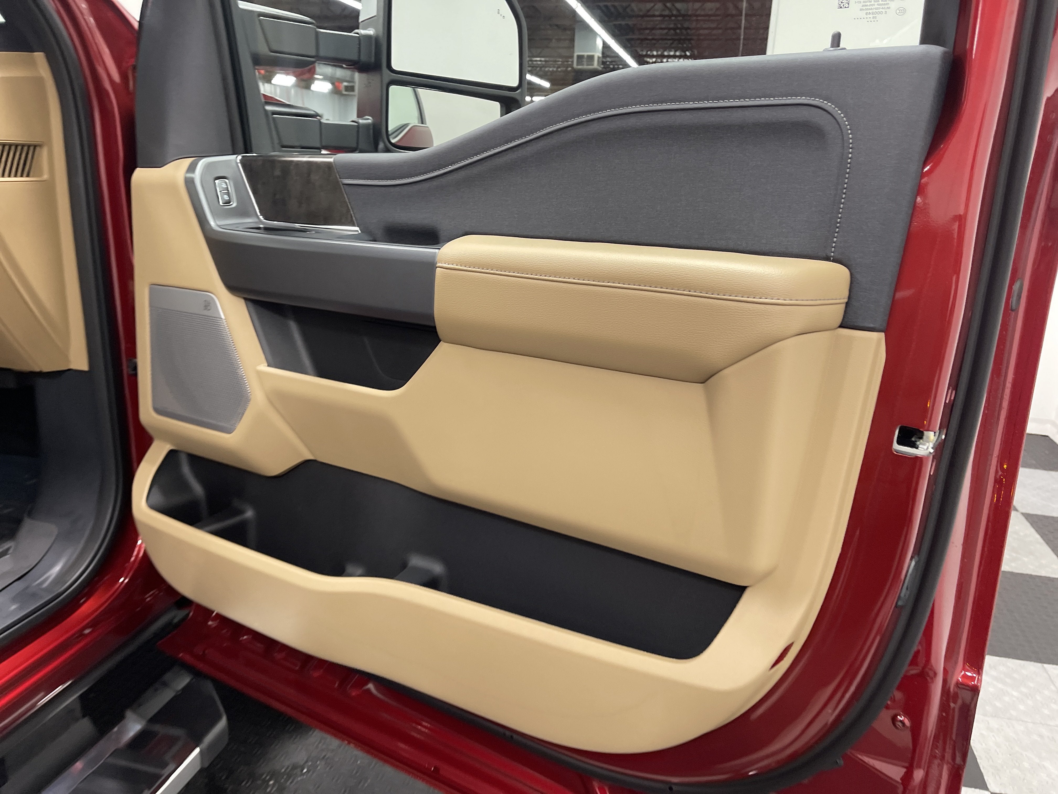 2026 Ford Super Duty F-350 DRW LARIAT
