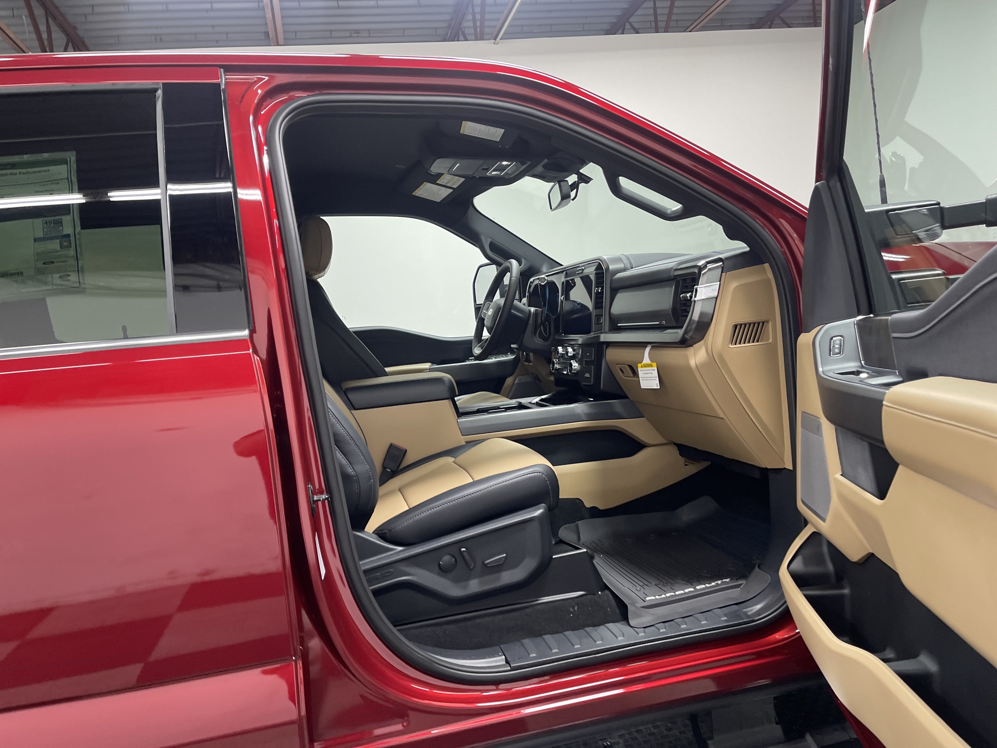 2026 Ford Super Duty F-350 DRW LARIAT