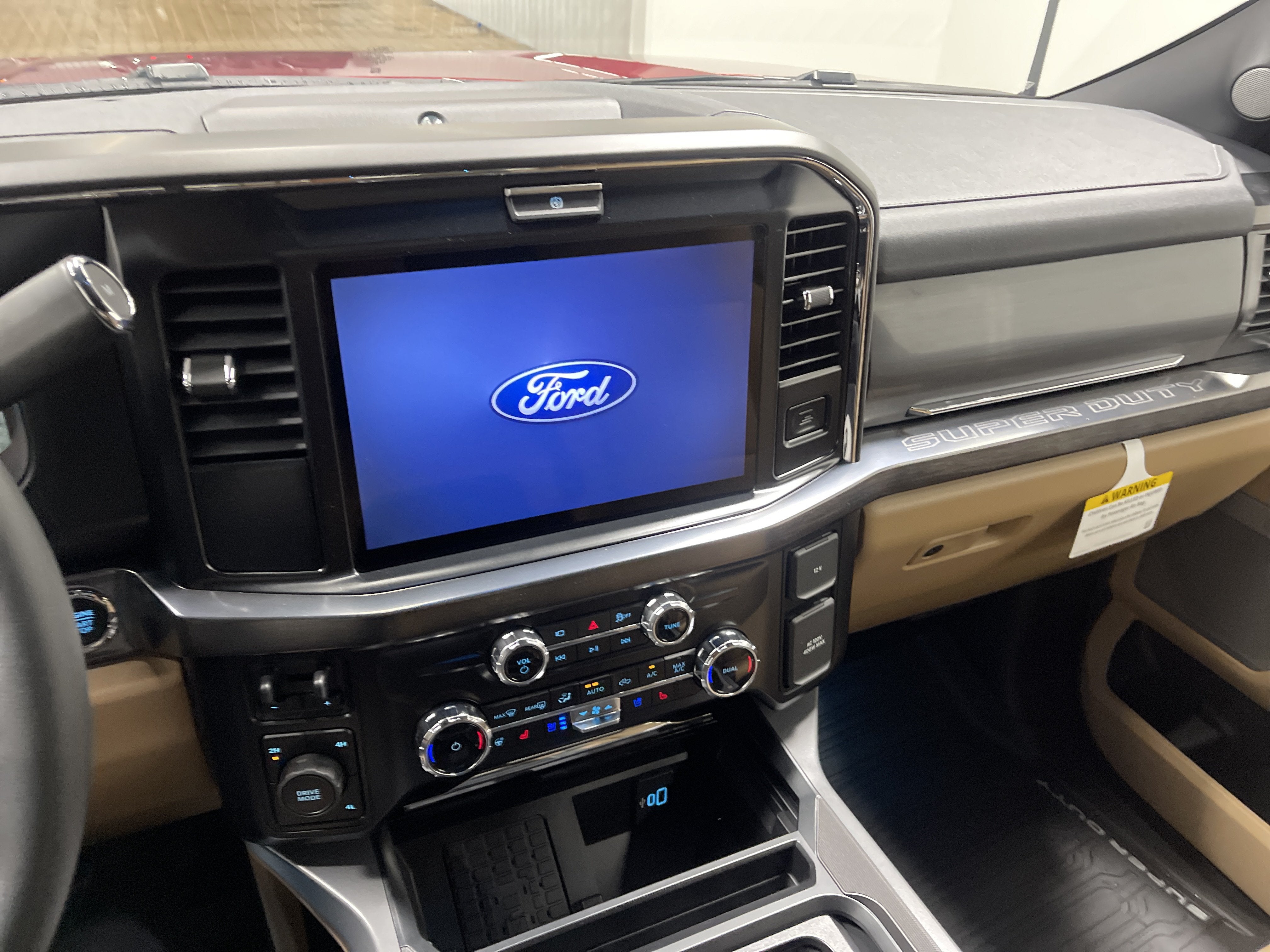 2026 Ford Super Duty F-350 DRW LARIAT