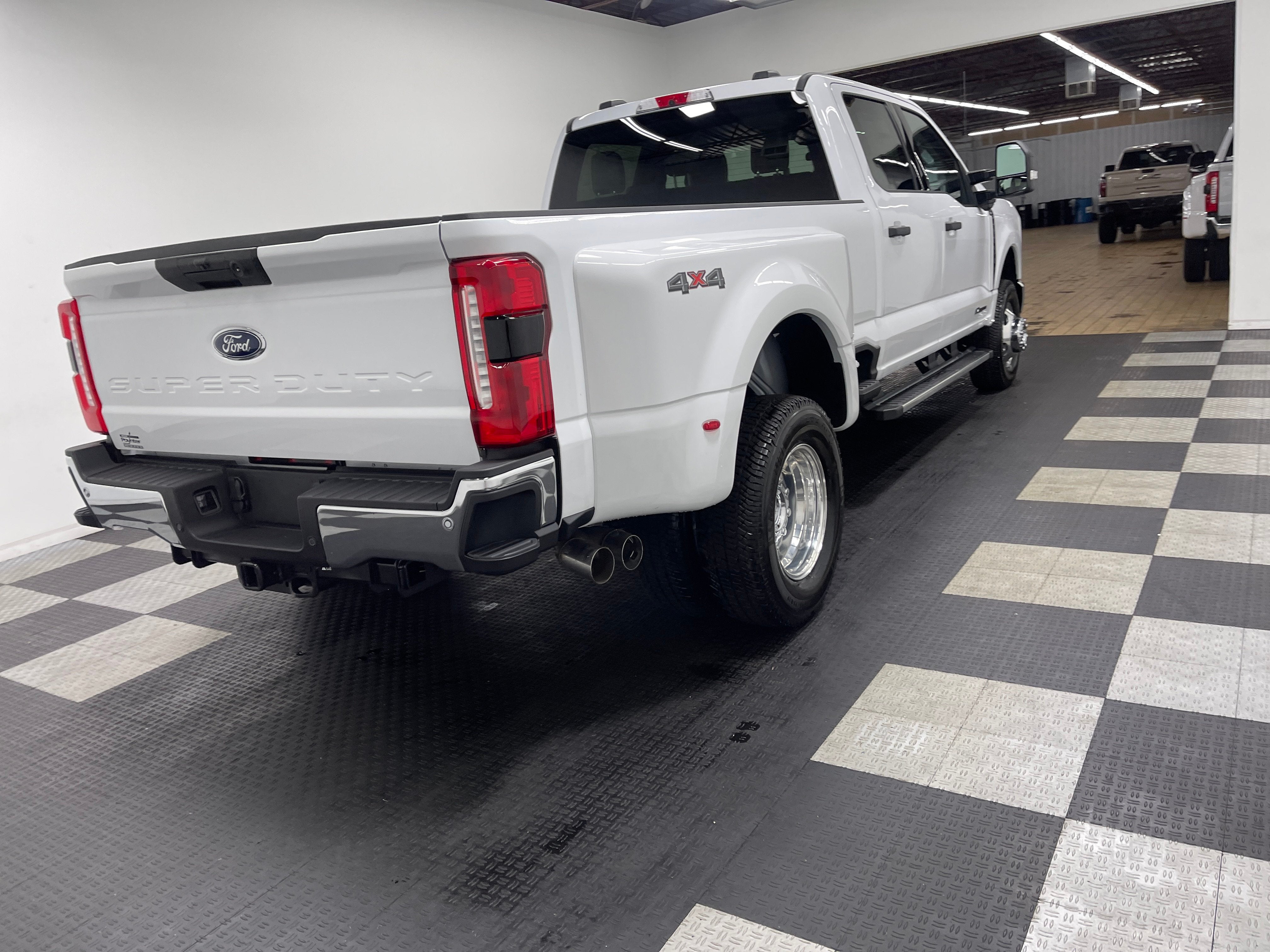 2026 Ford Super Duty F-350 DRW XLT