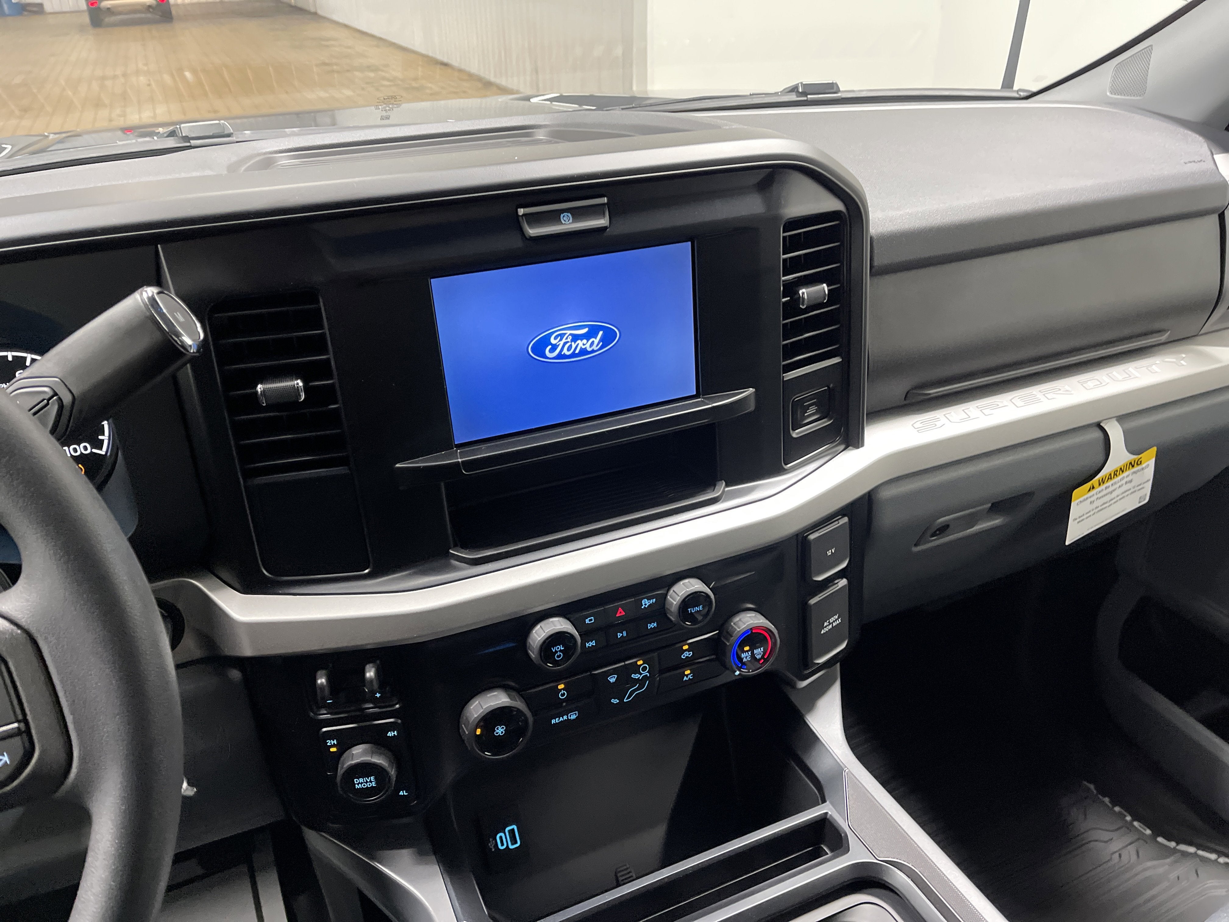 2026 Ford Super Duty F-350 DRW XLT
