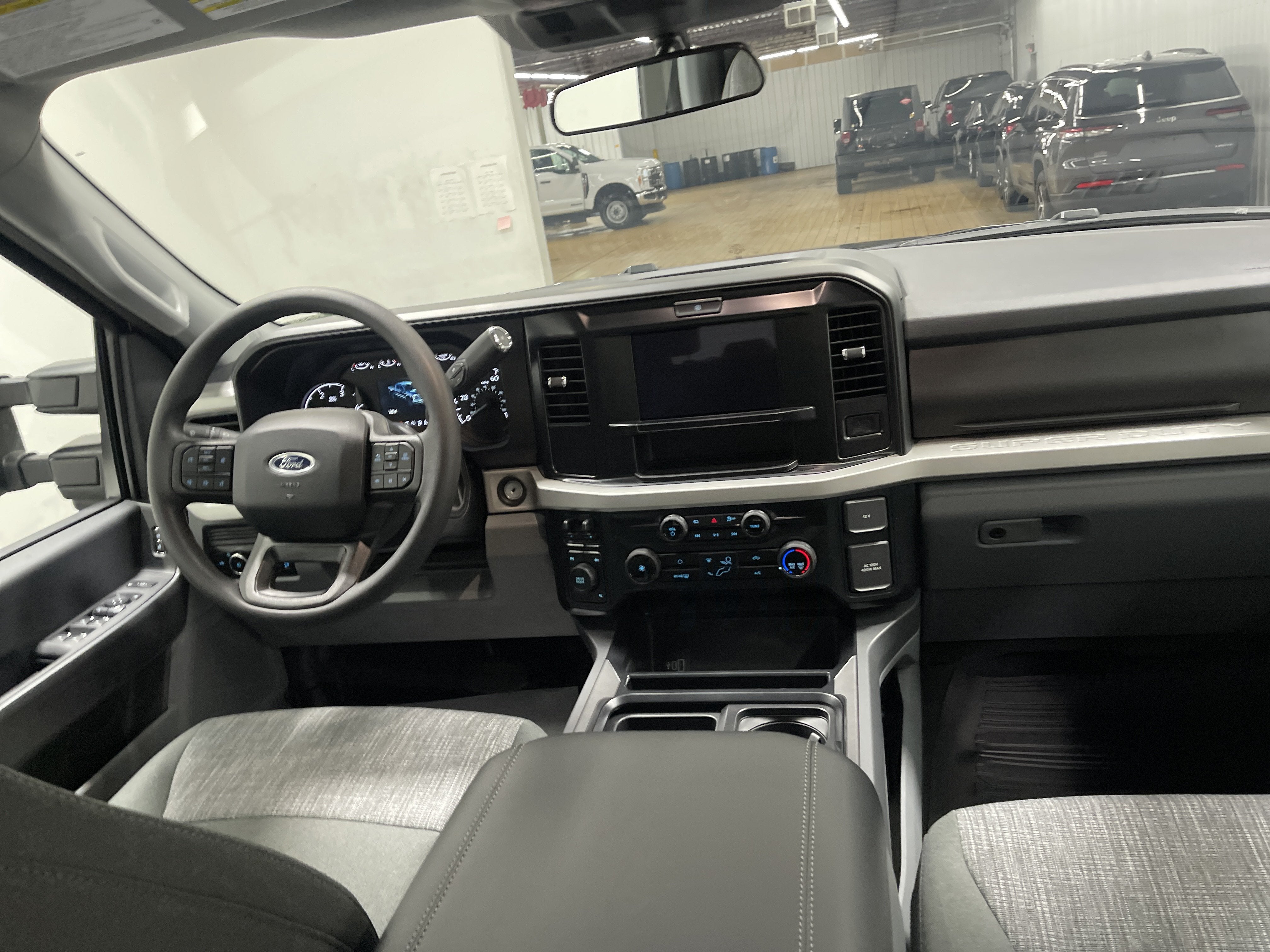 2026 Ford Super Duty F-350 DRW XLT