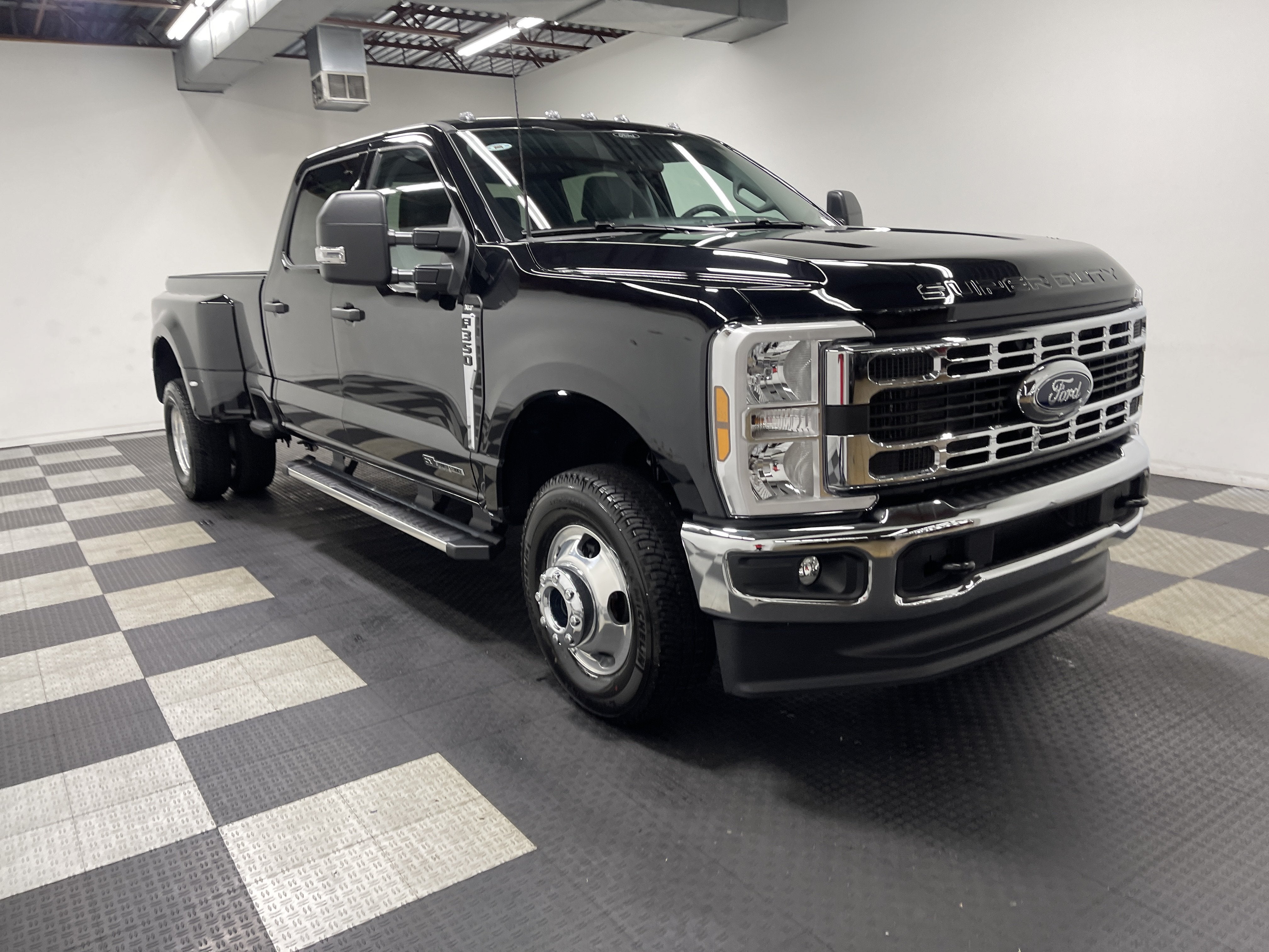 2026 Ford Super Duty F-350 DRW XLT