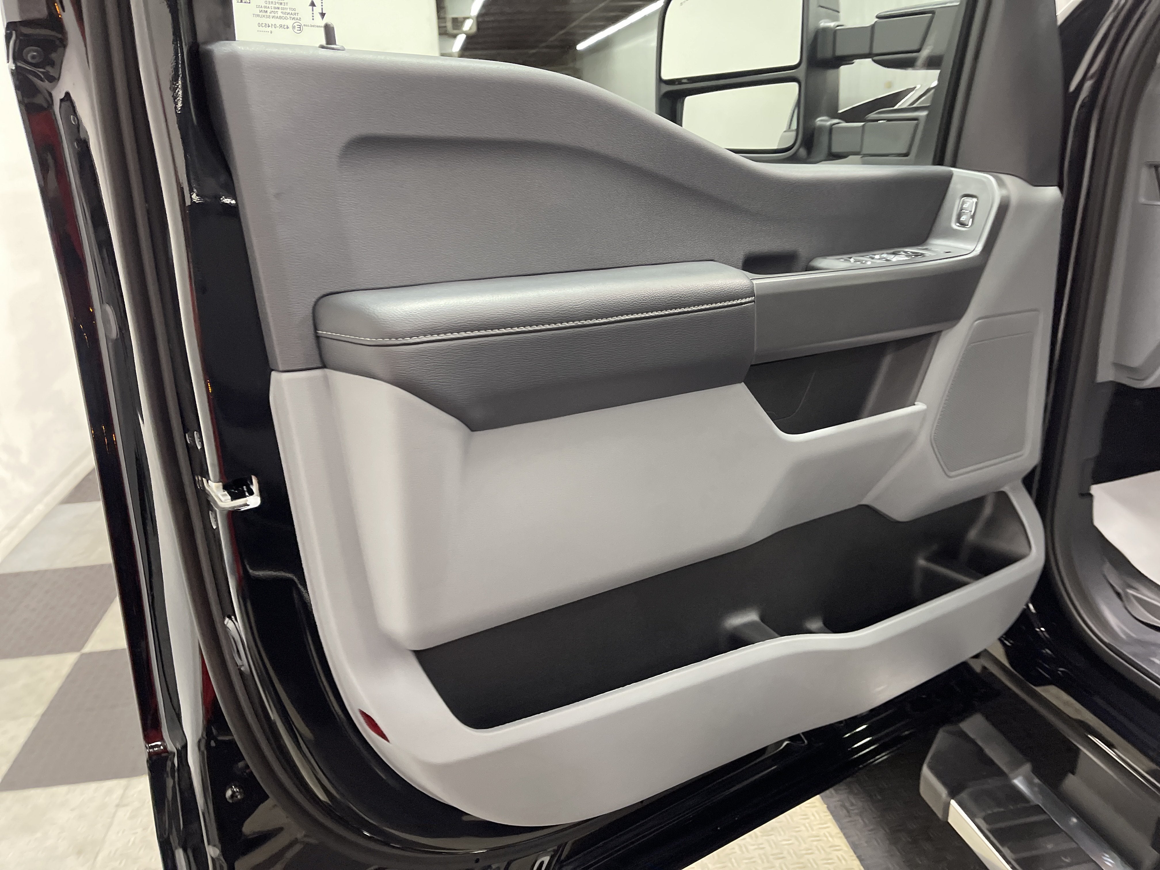 2026 Ford Super Duty F-350 DRW XLT