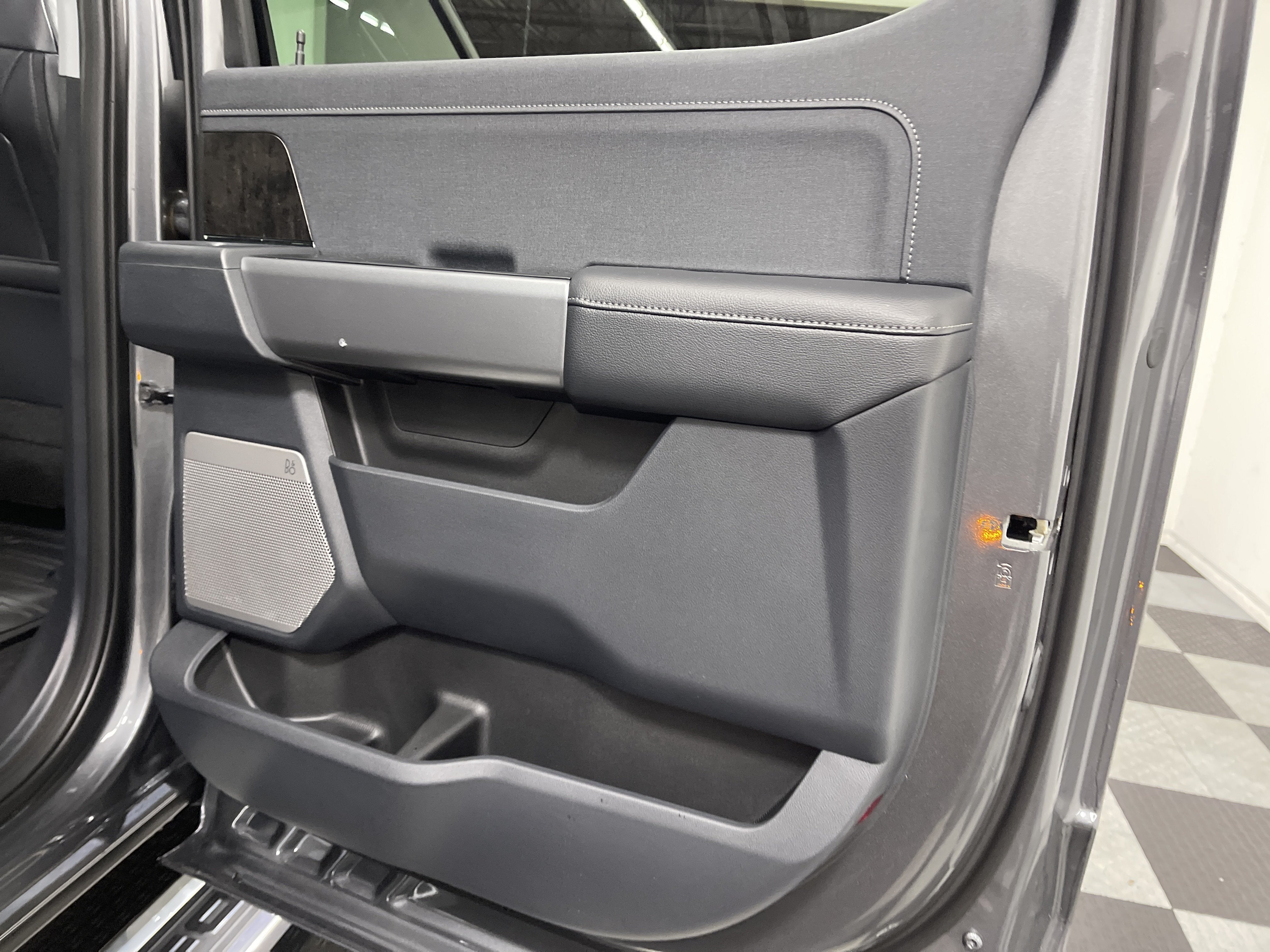 2026 Ford Super Duty F-350 DRW LARIAT