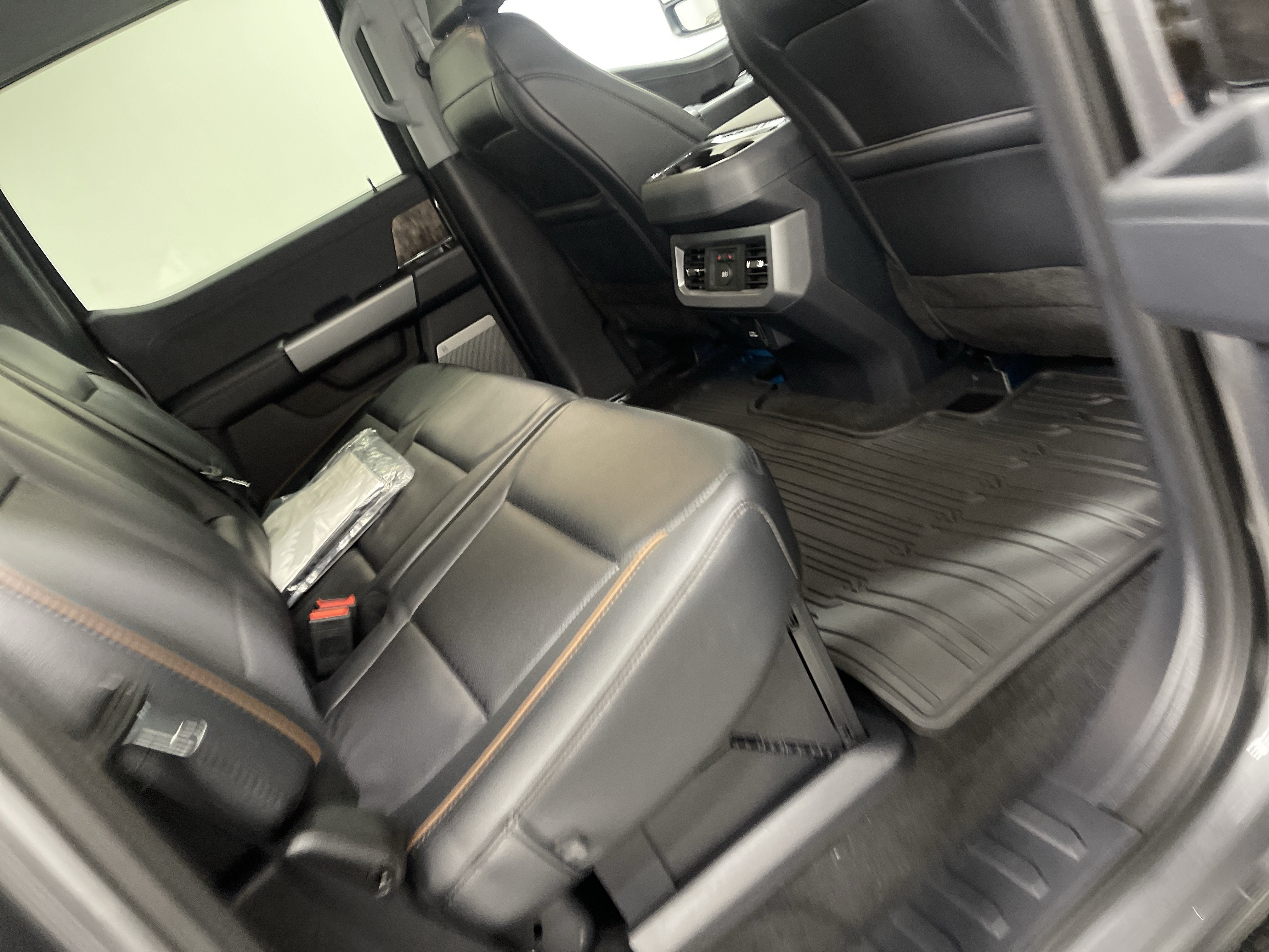 2026 Ford Super Duty F-350 DRW LARIAT