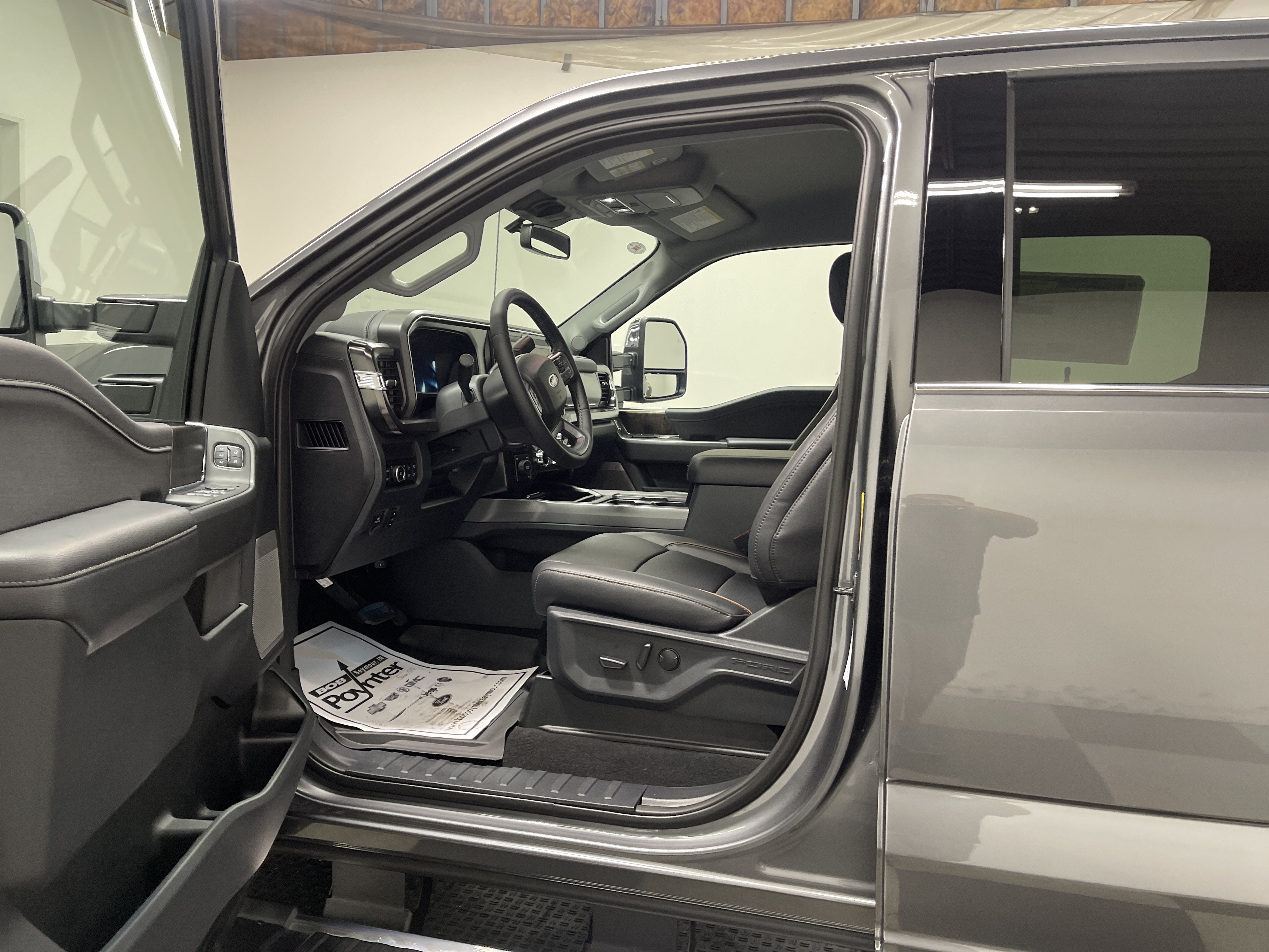 2026 Ford Super Duty F-350 DRW LARIAT