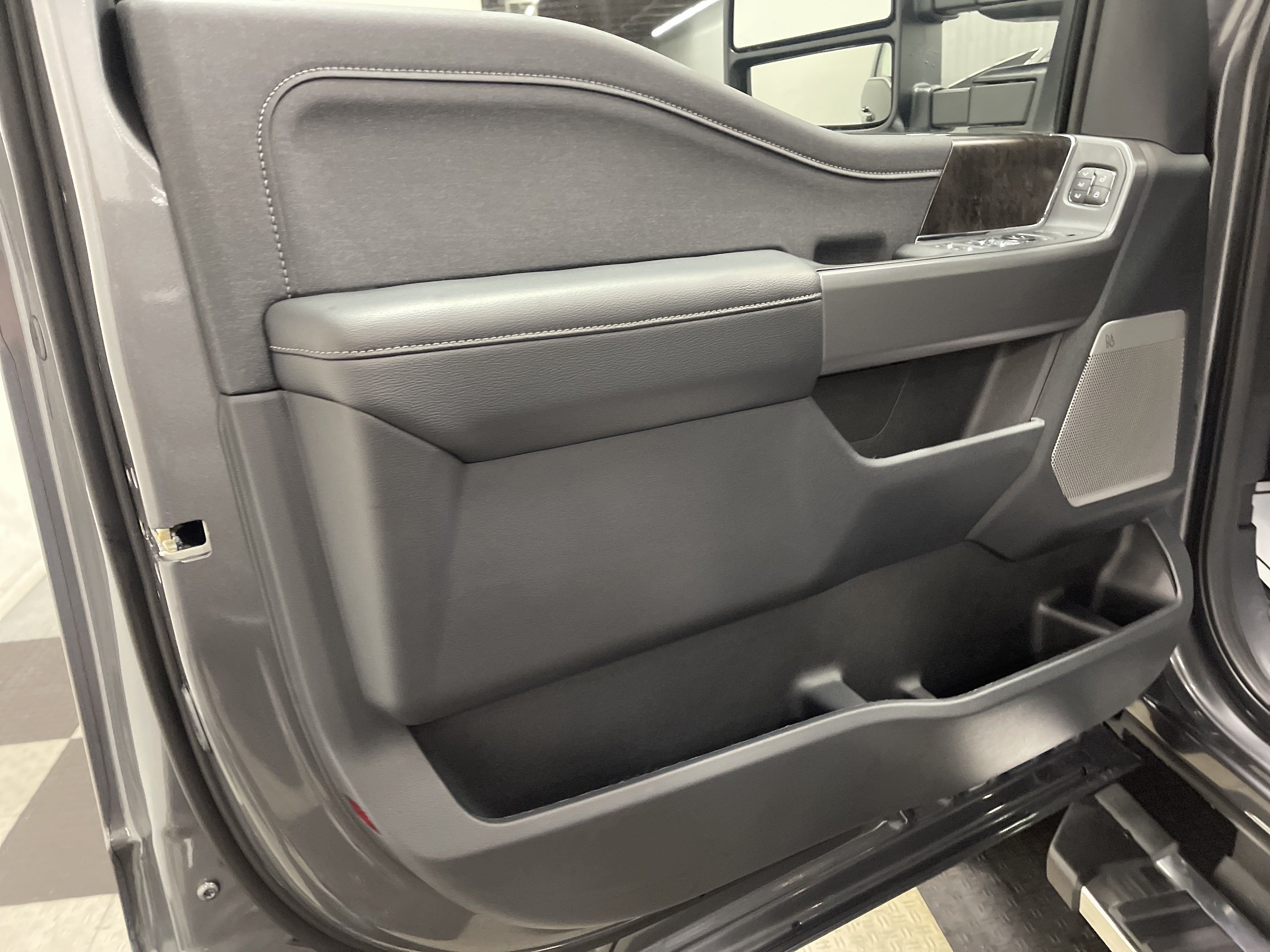 2026 Ford Super Duty F-350 DRW LARIAT