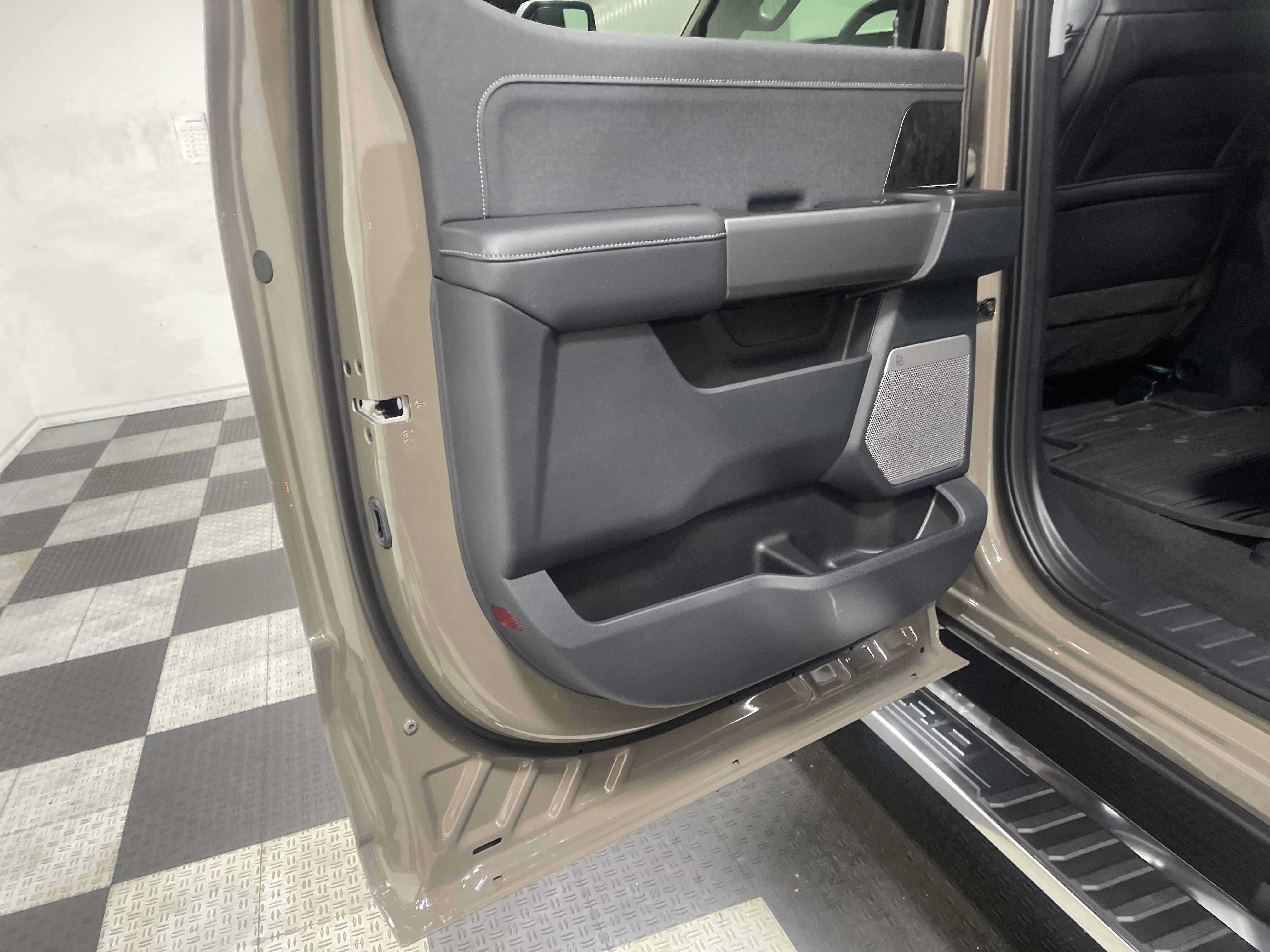 2026 Ford Super Duty F-350 DRW LARIAT