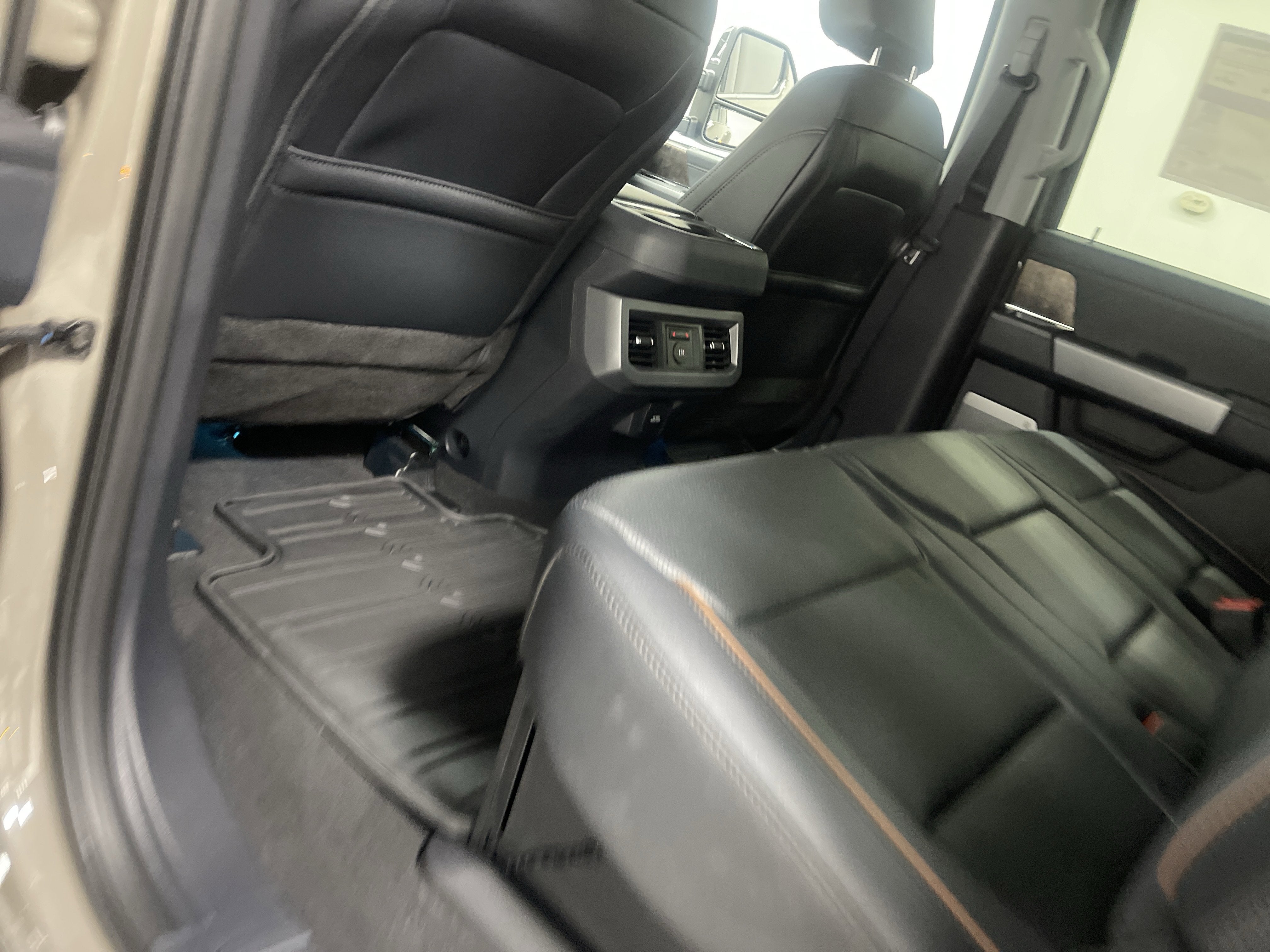 2026 Ford Super Duty F-350 DRW LARIAT