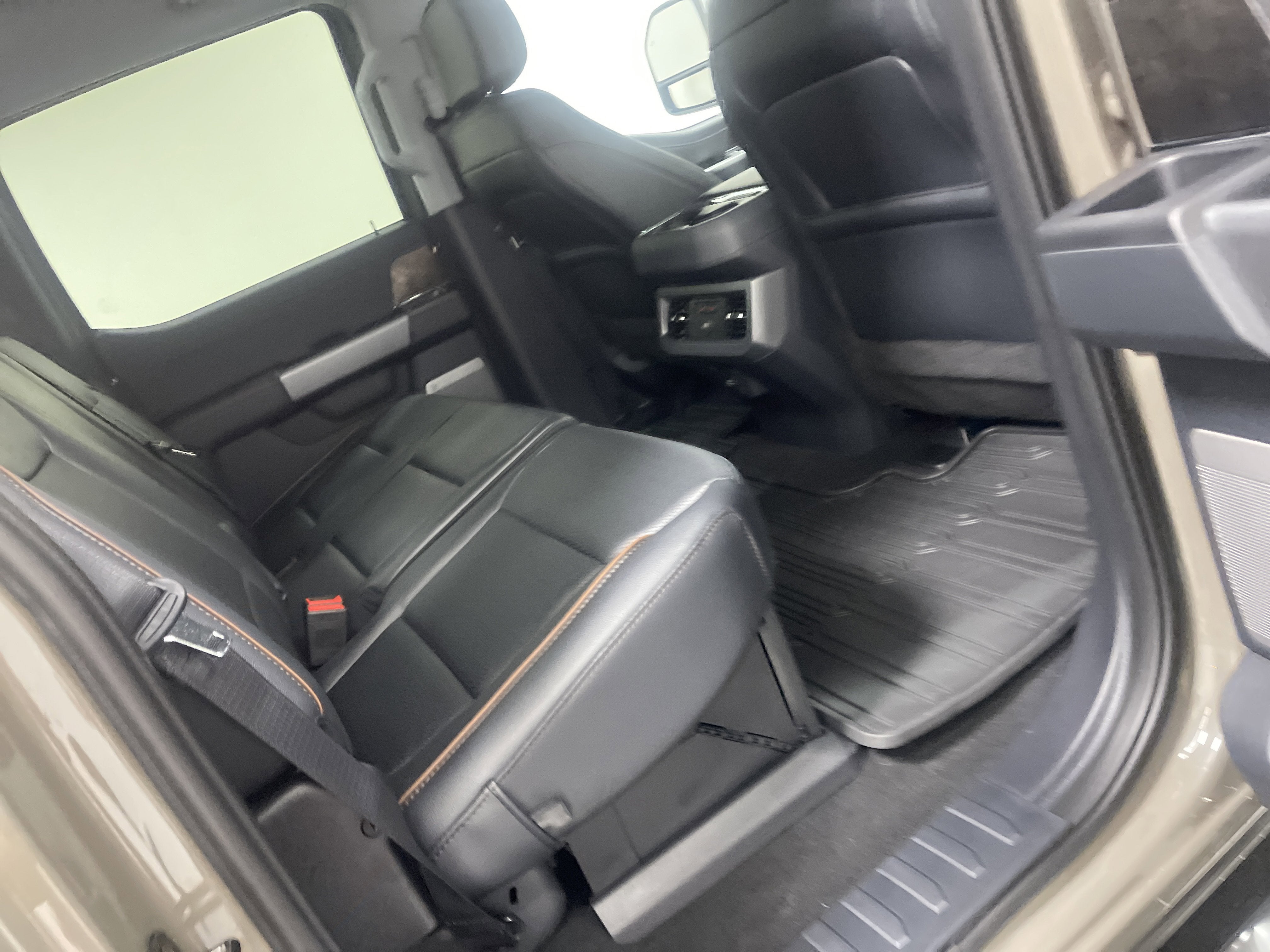 2026 Ford Super Duty F-350 DRW LARIAT