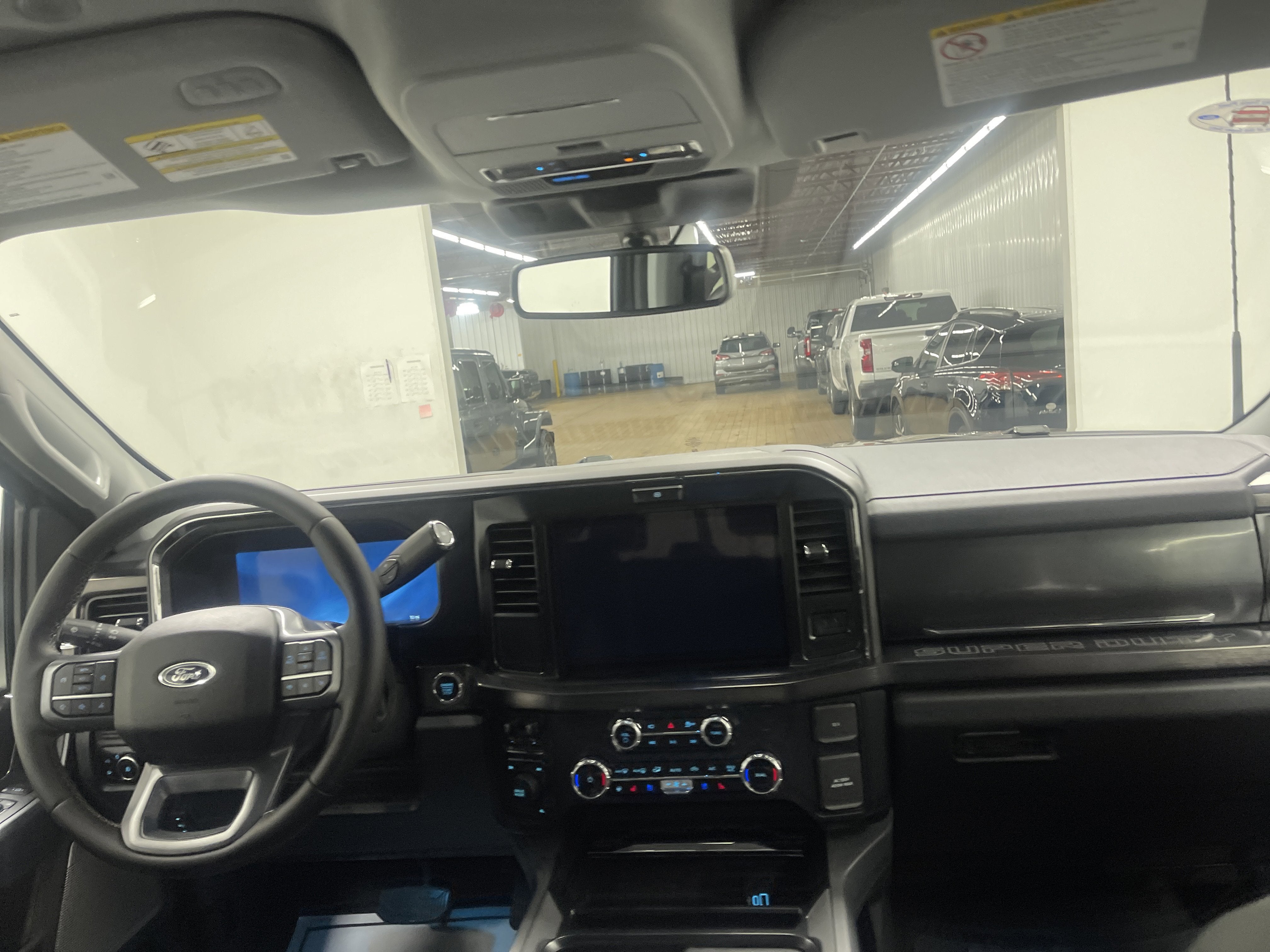 2026 Ford Super Duty F-350 DRW LARIAT