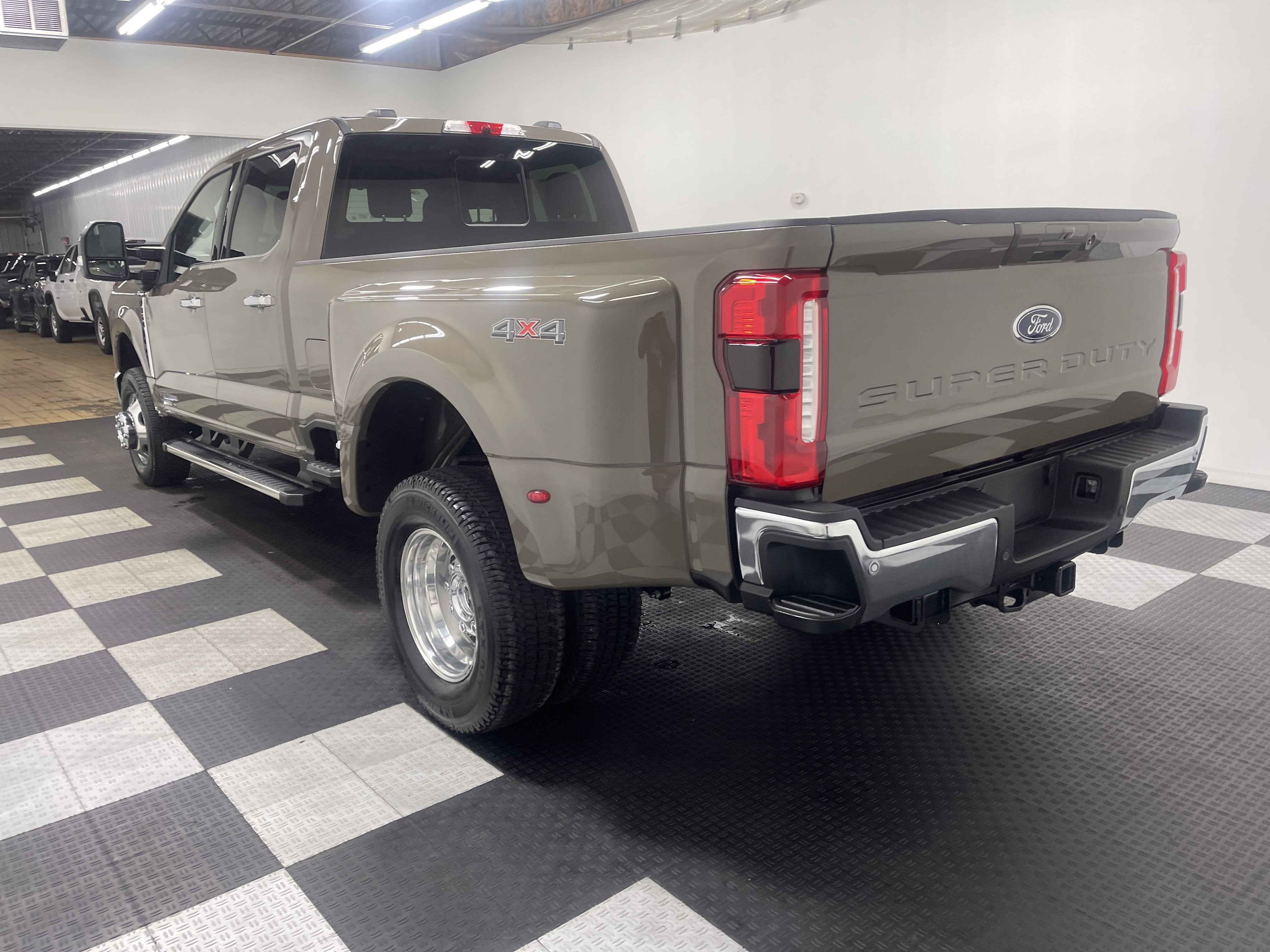 2026 Ford Super Duty F-350 DRW LARIAT