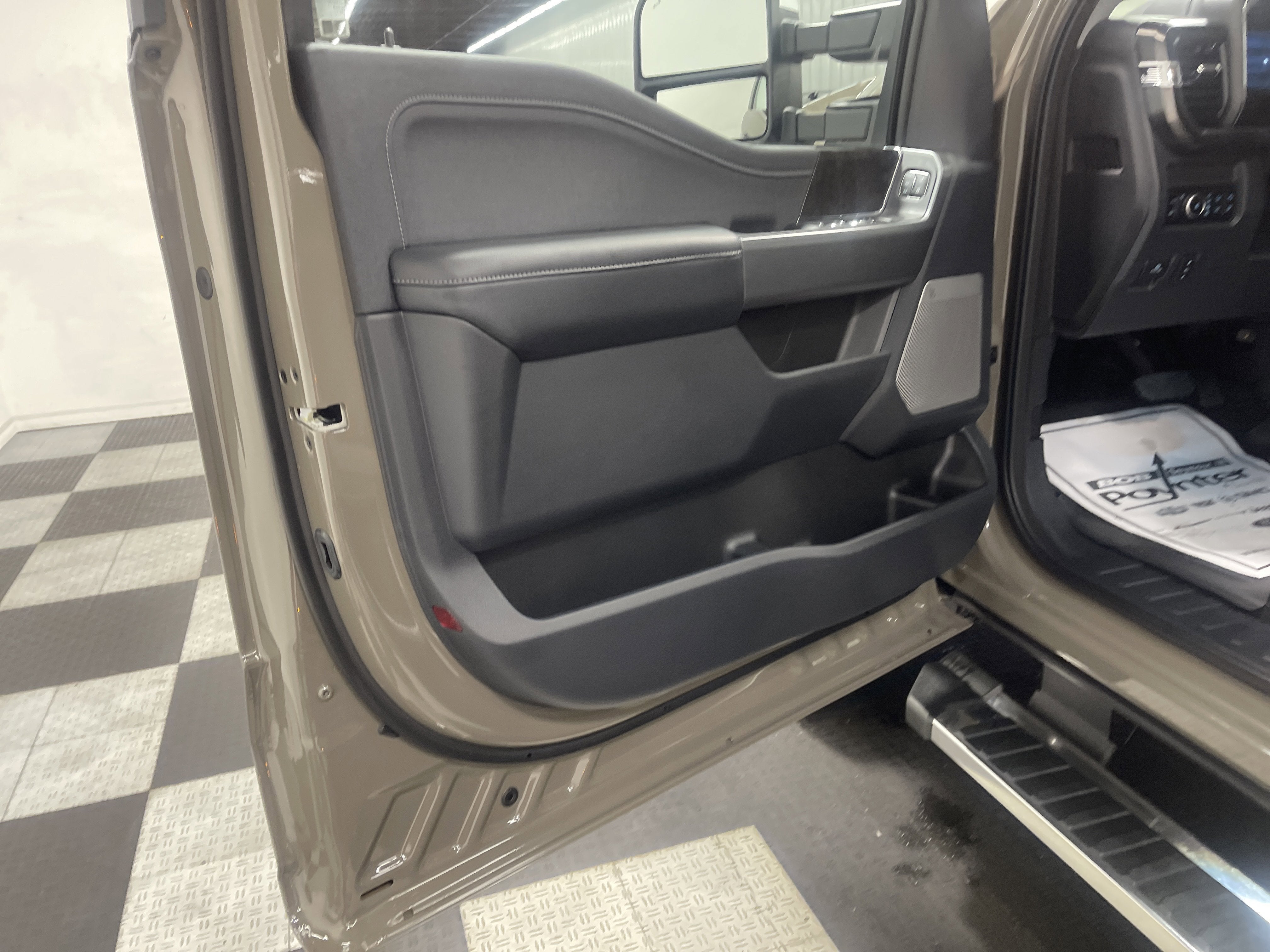 2026 Ford Super Duty F-350 DRW LARIAT