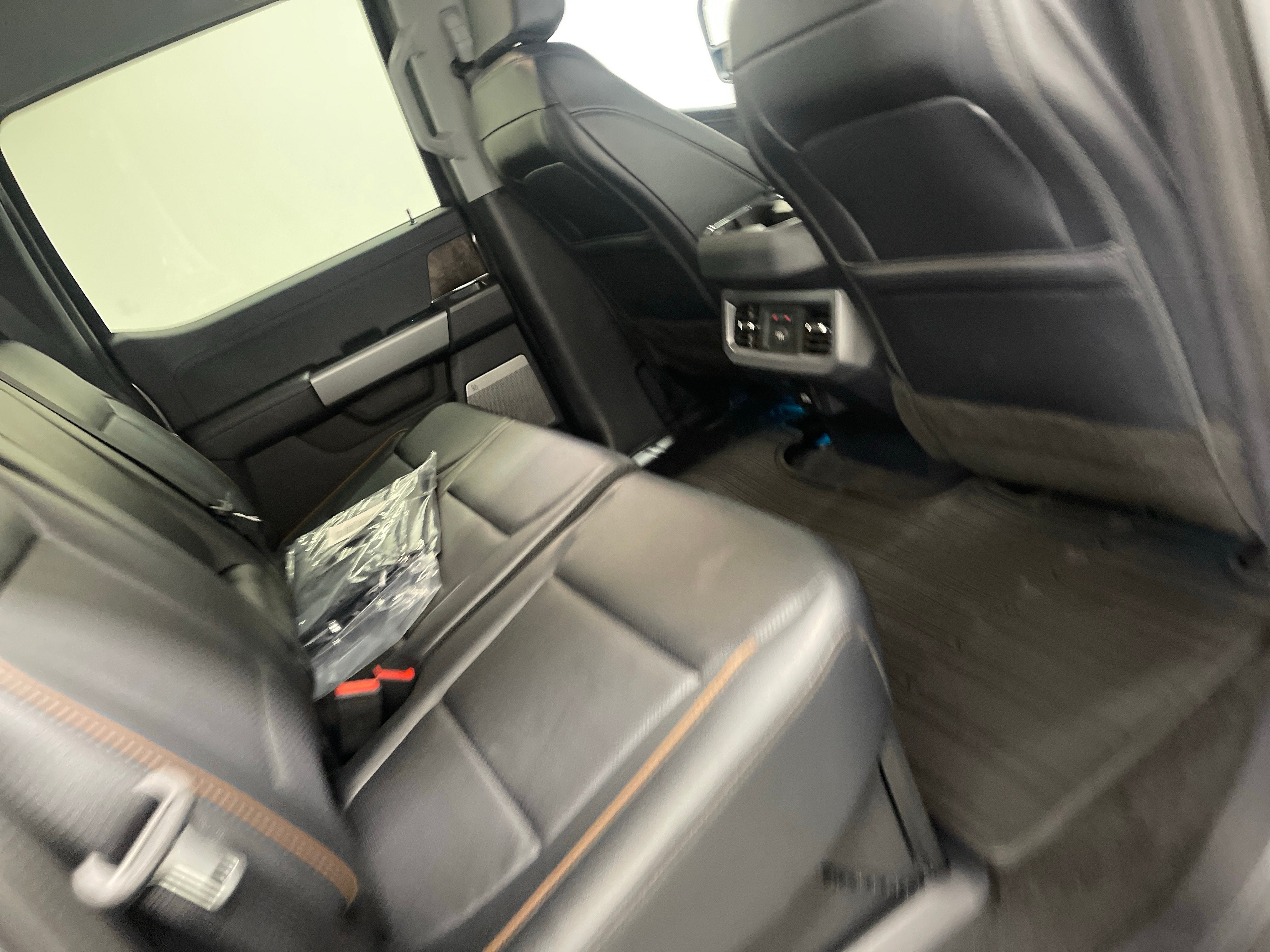 2026 Ford Super Duty F-350 DRW LARIAT