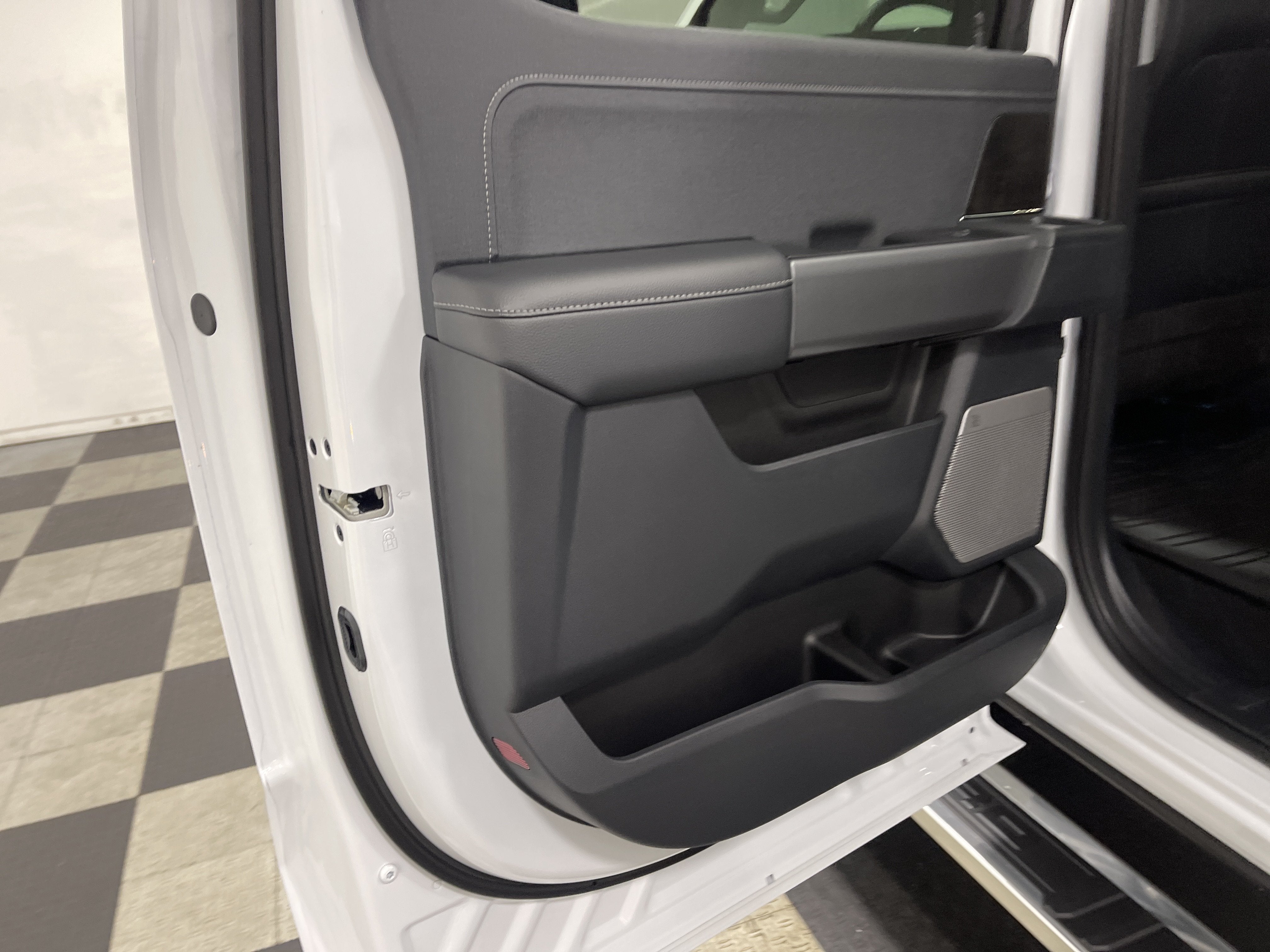 2026 Ford Super Duty F-350 DRW LARIAT