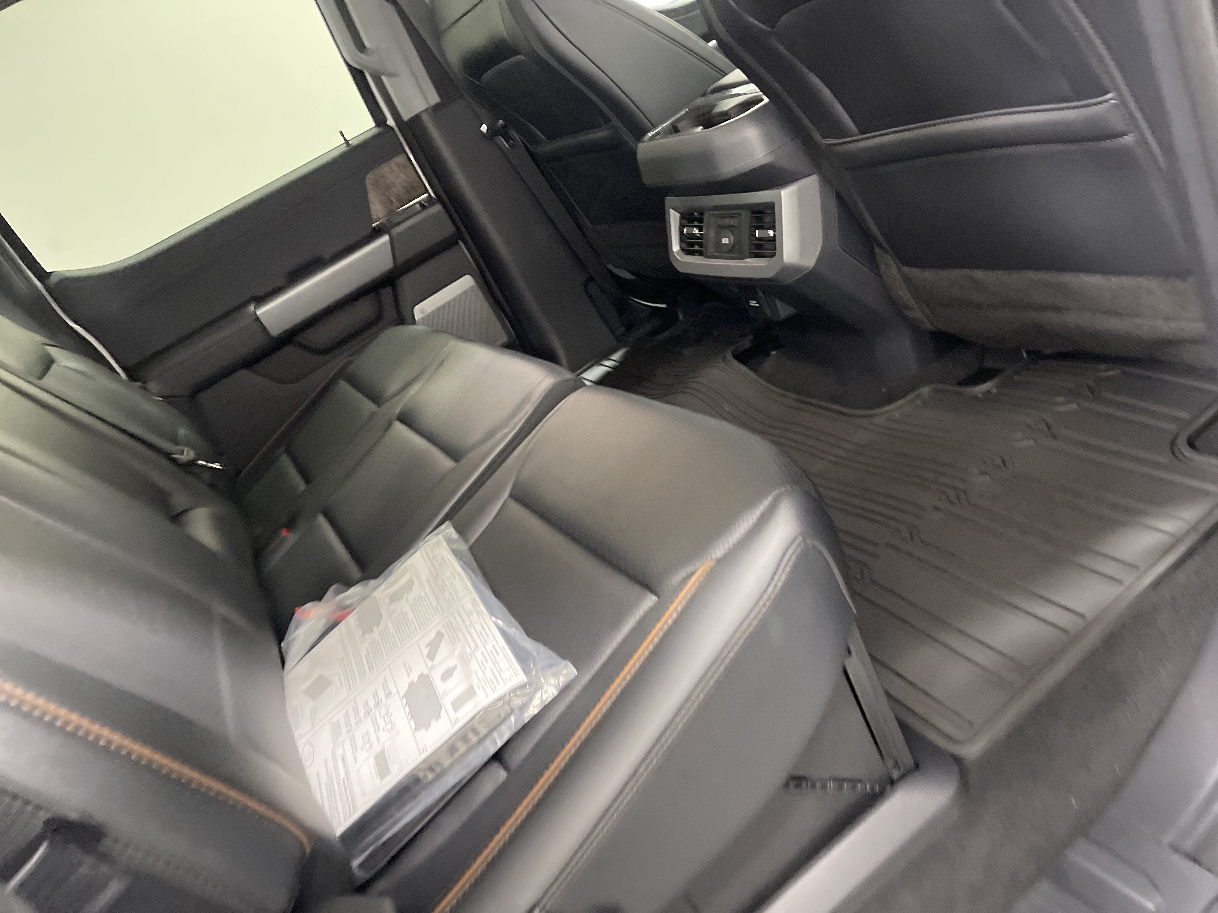 2026 Ford Super Duty F-350 DRW LARIAT