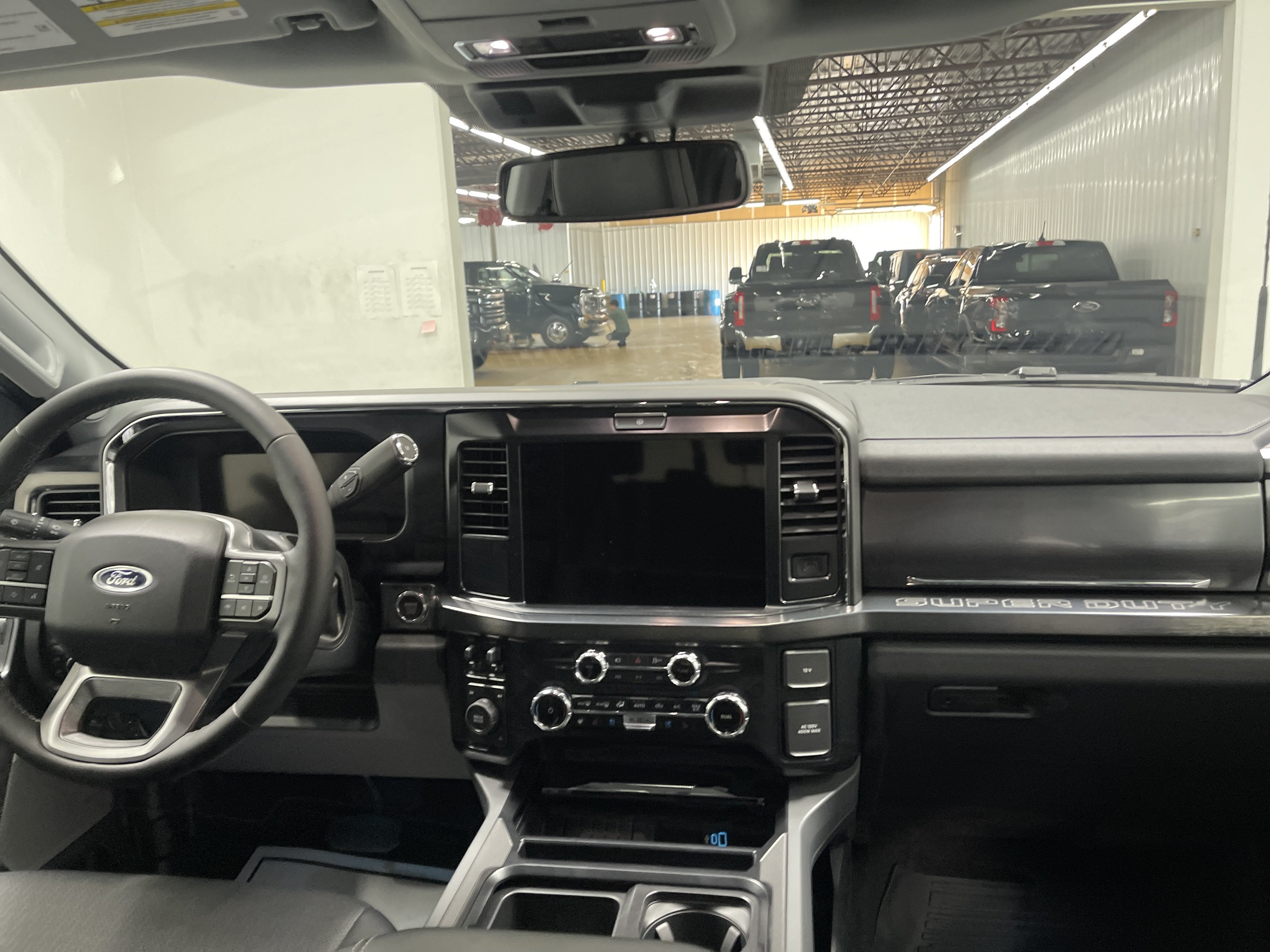 2026 Ford Super Duty F-350 DRW LARIAT
